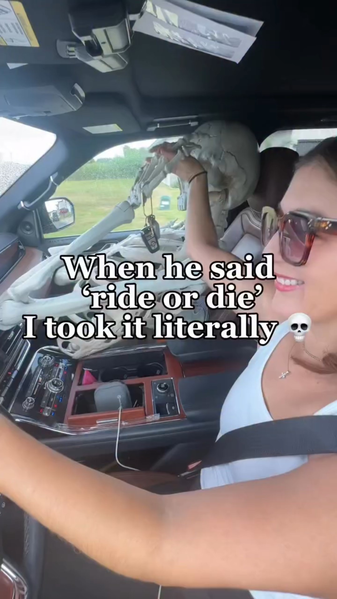 When you finally find someone who listens, doesn’t talk back, and matches your spooky energy 💀✨
Tag your passenger princess 😂
#skeletonseason #funnyreel  #halloween2025 #passengerprincess #spookyvibes #halloweendecor #skeleton #halloween #skelly #skeletons #skeletonsofinstagram #spookyseason #fyp