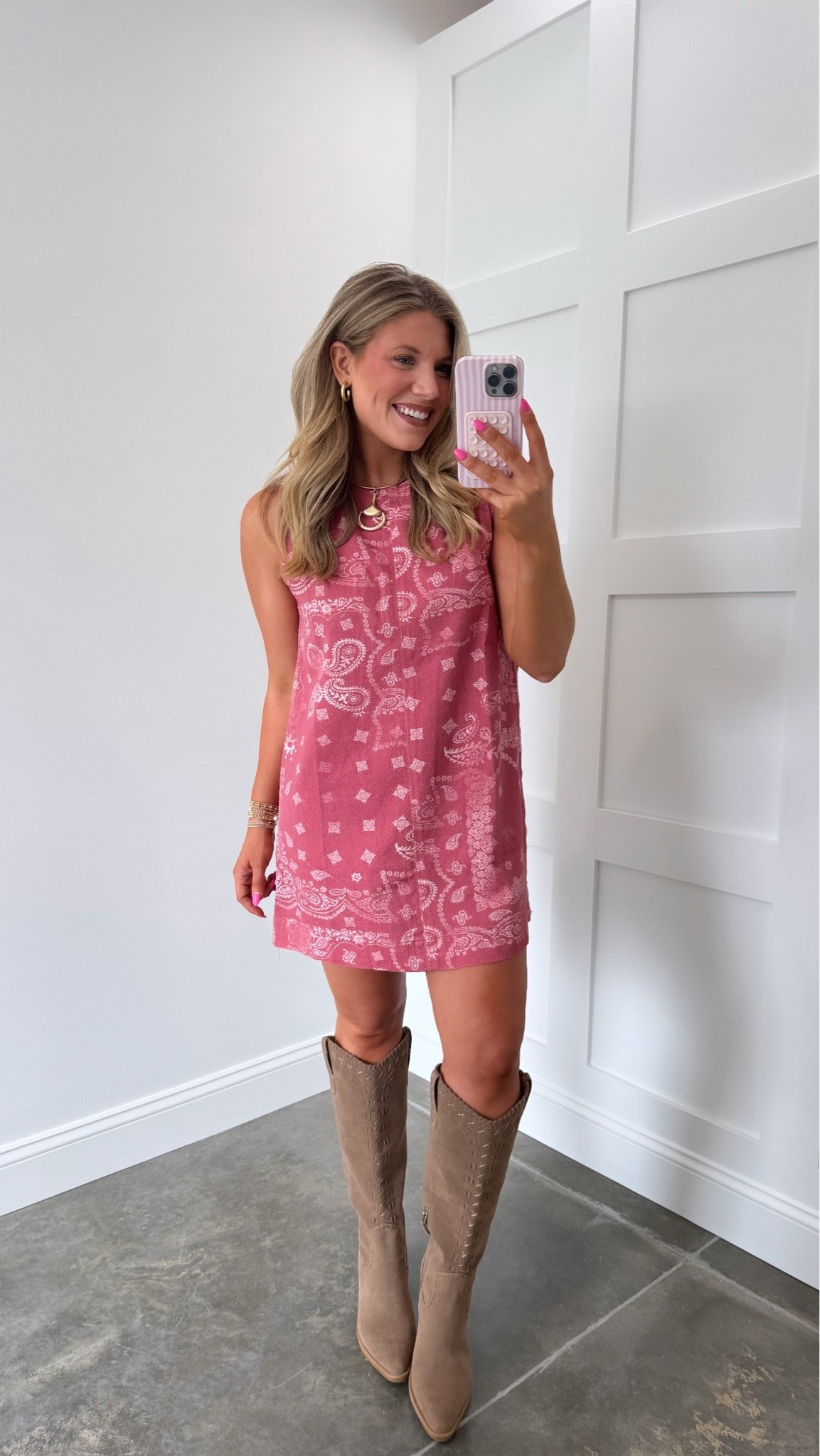 The perfect look for a concert 🎶😍 


Wearing size large in dress for length