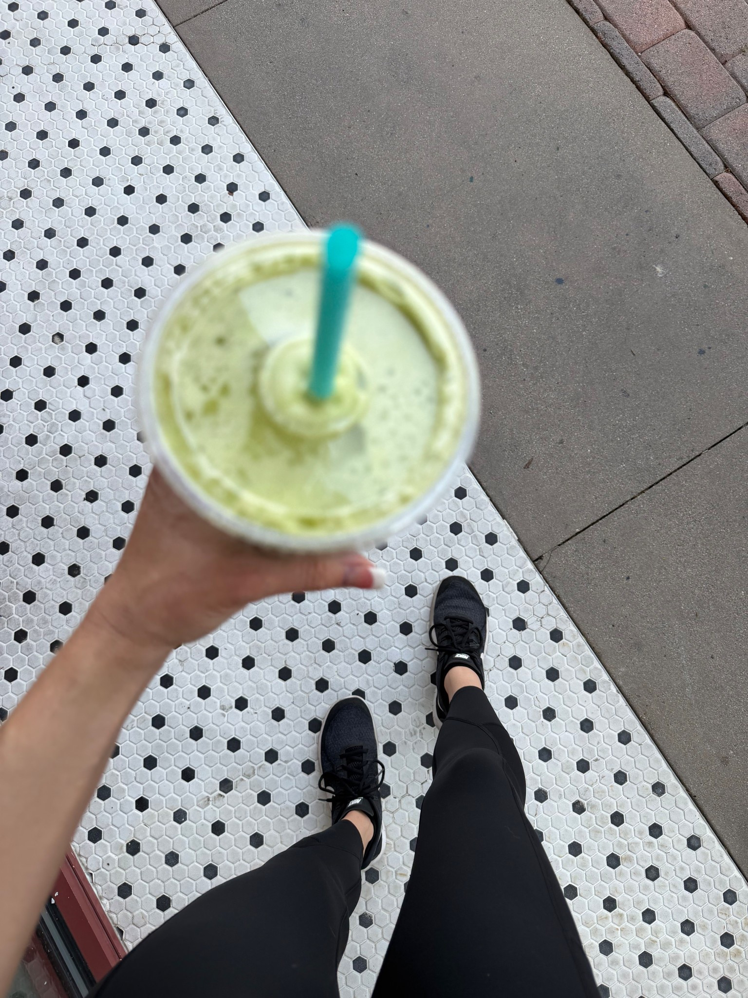 Post workout Juice

Running shoes, yoga pants, workout outfit.

#LTKdayinmylife #LTKselfcare #LTKfitnessgoals