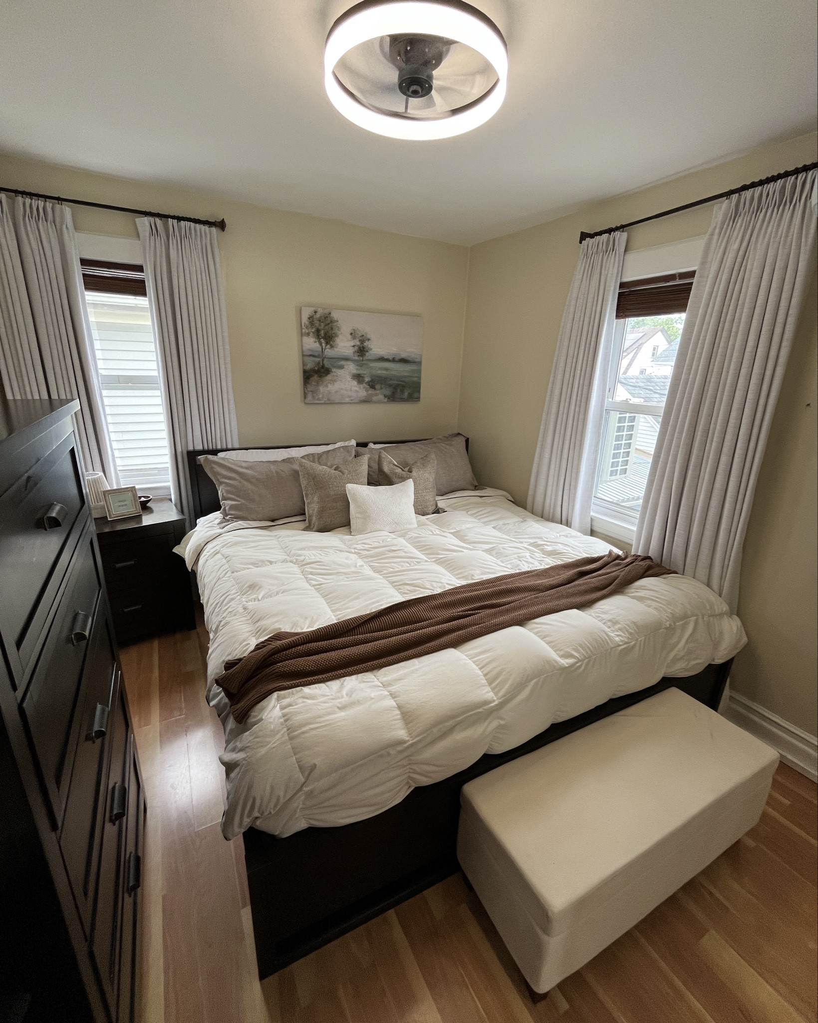 Two pages curtains 

#LTKHome