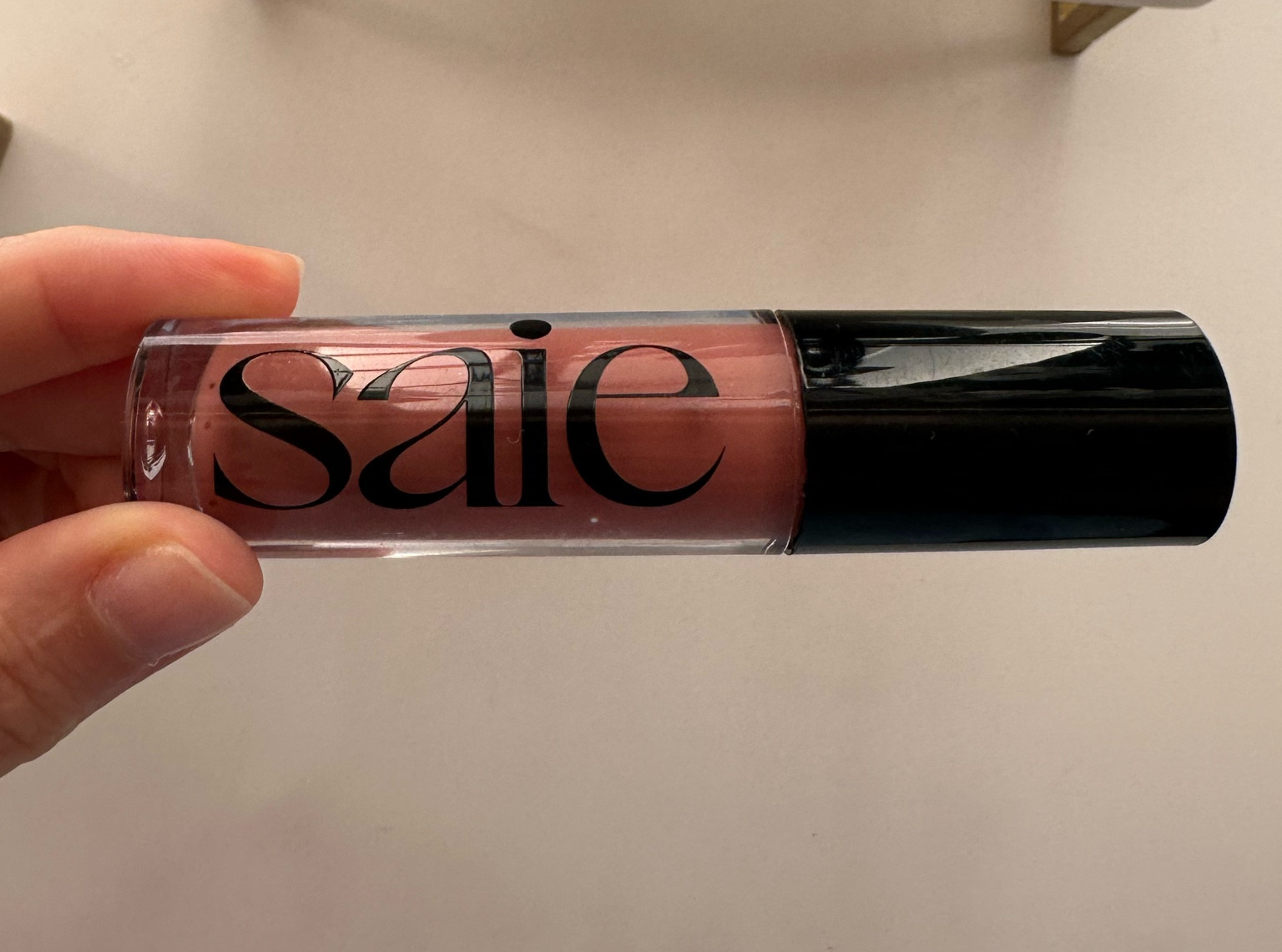 My go-to everyday hydrating natural lipgloss 💋 
#cleanbeauty #lipgloss #sephorasale

#LTKbeauty #LTKxSephora
