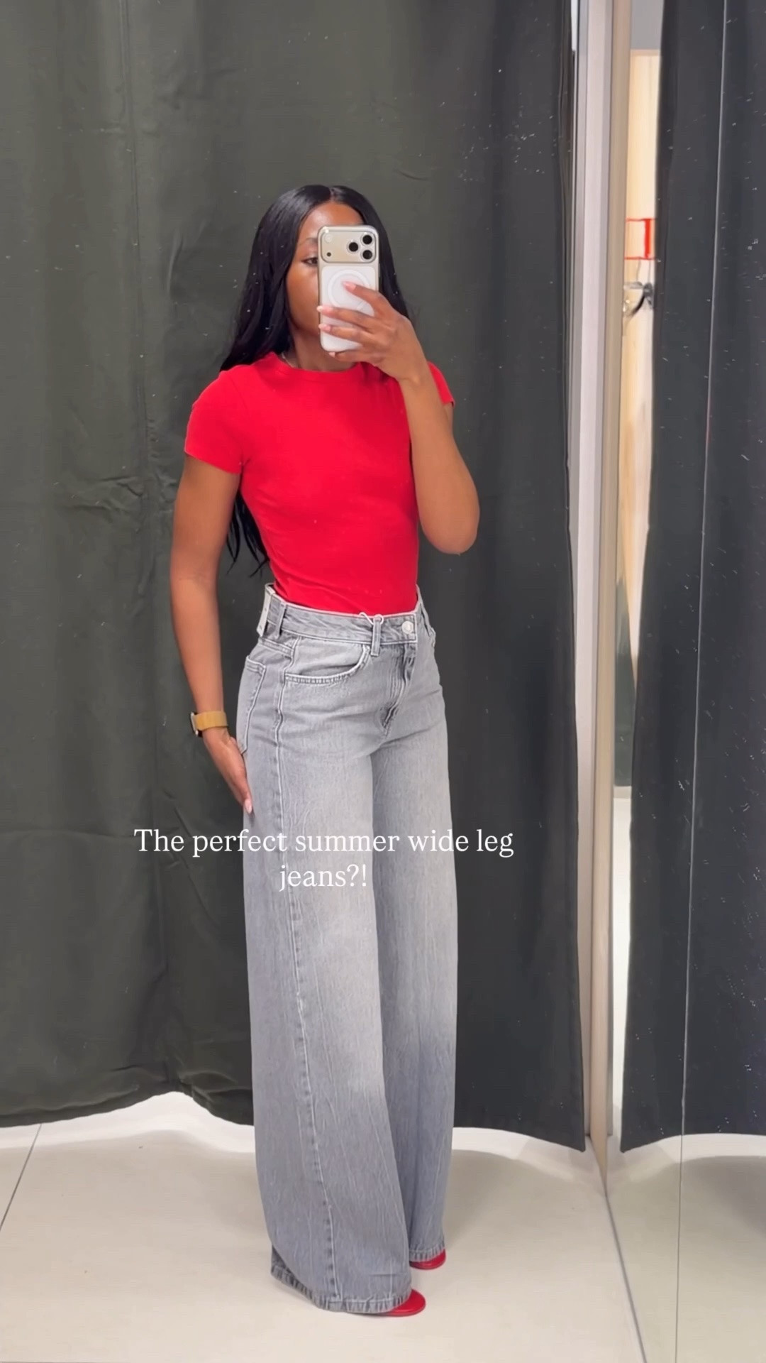 Found the perfect grey wide leg jeans for summer 🤍☀️I tried size EUR 34|5’2 they are baggy jeans if you want more low waisted you can size up 
Love the relaxed fit and versatile wash. 

#LTKFashion #PullAndBearcommunity #WideLegJeans #SummerStyle

#LTKjeans #LTKpetite #LTKsummer