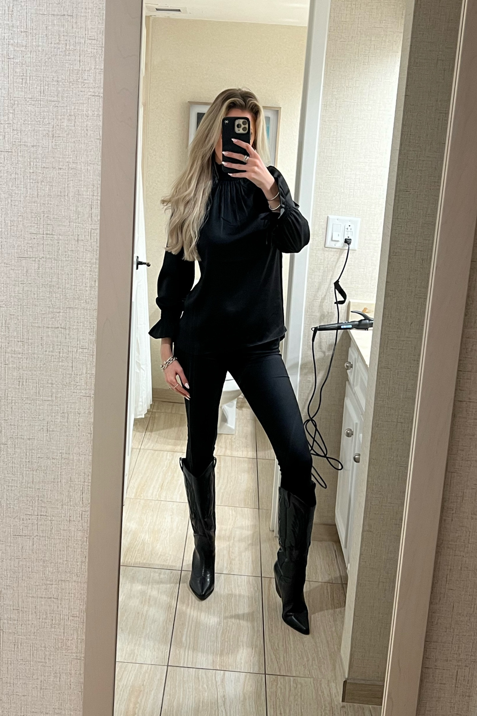 Nashville Nights 🖤 💣 🎱 

#LTKworkwear #LTKstyletip #LTKshoecrush