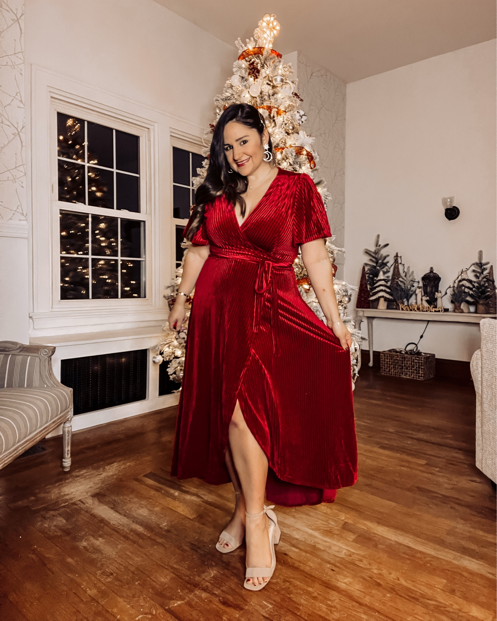 Beauty red dress arrives before Christmas!

Midsize, curvy, velvet dress, maxi dress, floor length dress, Christmas dress, winter dresss

#LTKSeasonal #LTKMidsize #LTKHoliday