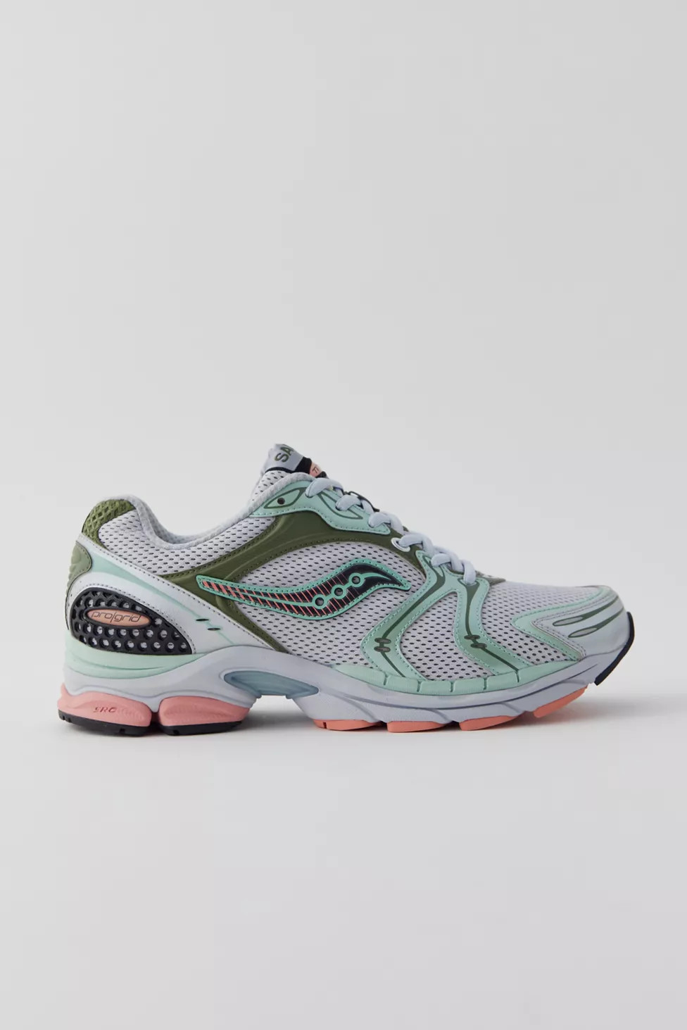 Saucony ProGrid Triumph 4 CS Sneaker | Urban Outfitters (US and RoW)