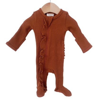 Organic Waffle Ruffle Zip Footie, Caramel | SpearmintLOVE