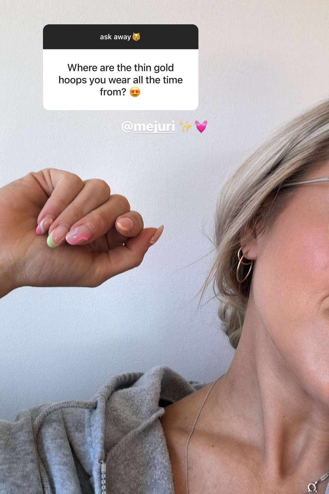 earring staples✨🫶🏻 

#earrings #goldhoops #minimal #mejuri 