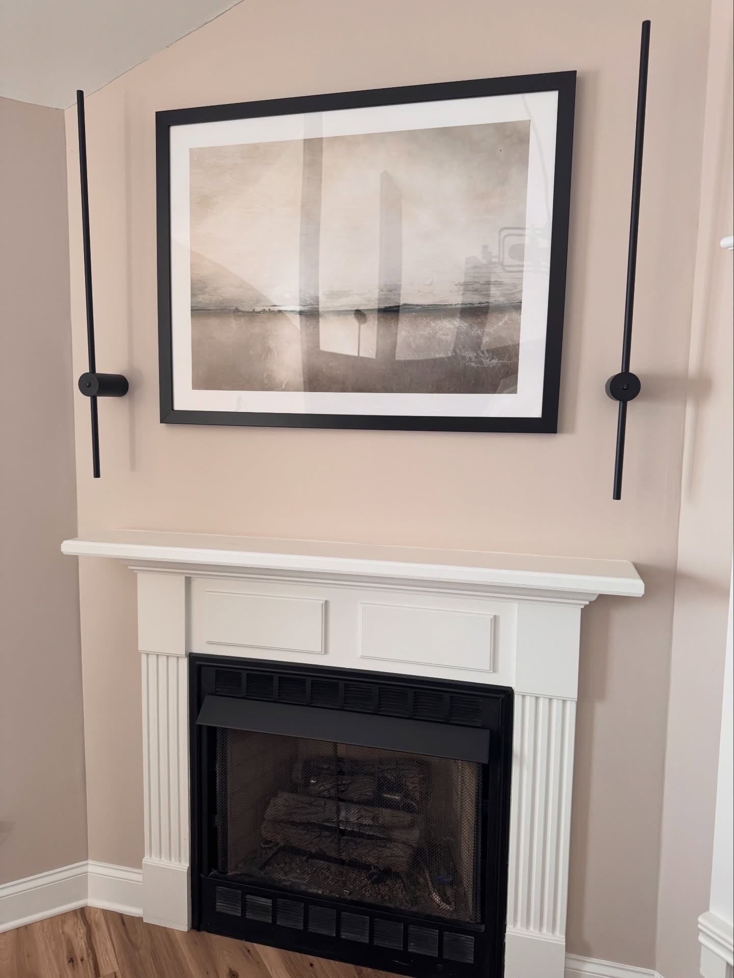 From a blank mantel to classic Christmas ✨
Keeping it traditional this year with greens, golds, and those little pops of red.

classic christmas decor holiday mantel styling christmas mantel decor greenery christmas garland cozy holiday home traditional christmas decorating christmas stockings aesthetic gold christmas accents holiday home inspiration 

#christmasdecor #holidaymantel #cozyhomevibes #classicchristmas #explorepage #christmasinsponails