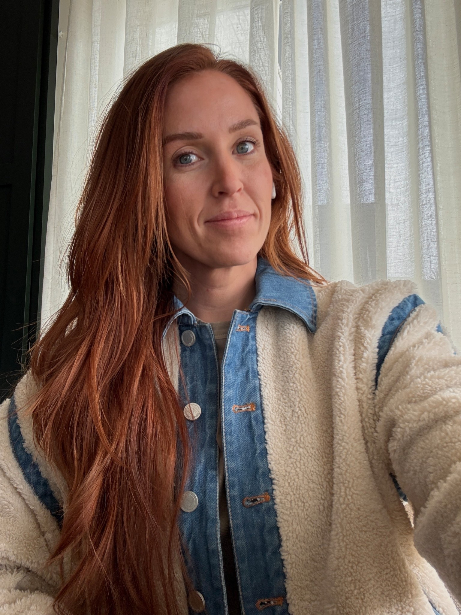 Denim 🤝 Sherpa

Denim trim sherpa relaxed cropped jacket
On sale! 

#LTKWorkwear #LTKSaleAlert #LTKootd