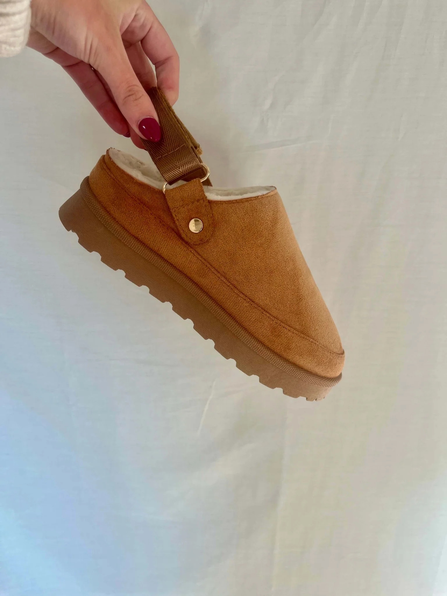Tan Sherpa Lined Slippers | Magnolia Boutique