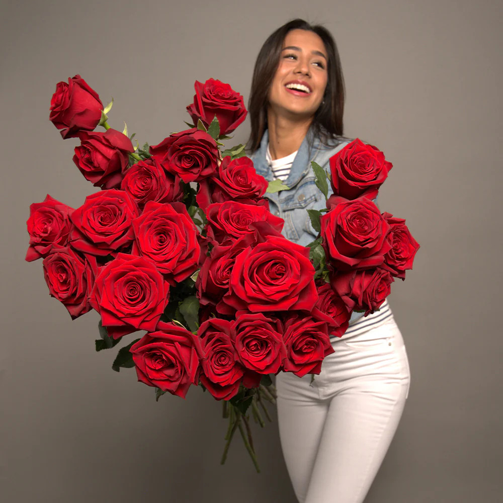 Classic Red Rose Bouquet | Fresh Roses Delivery – Rosaholics | Rosaholics
