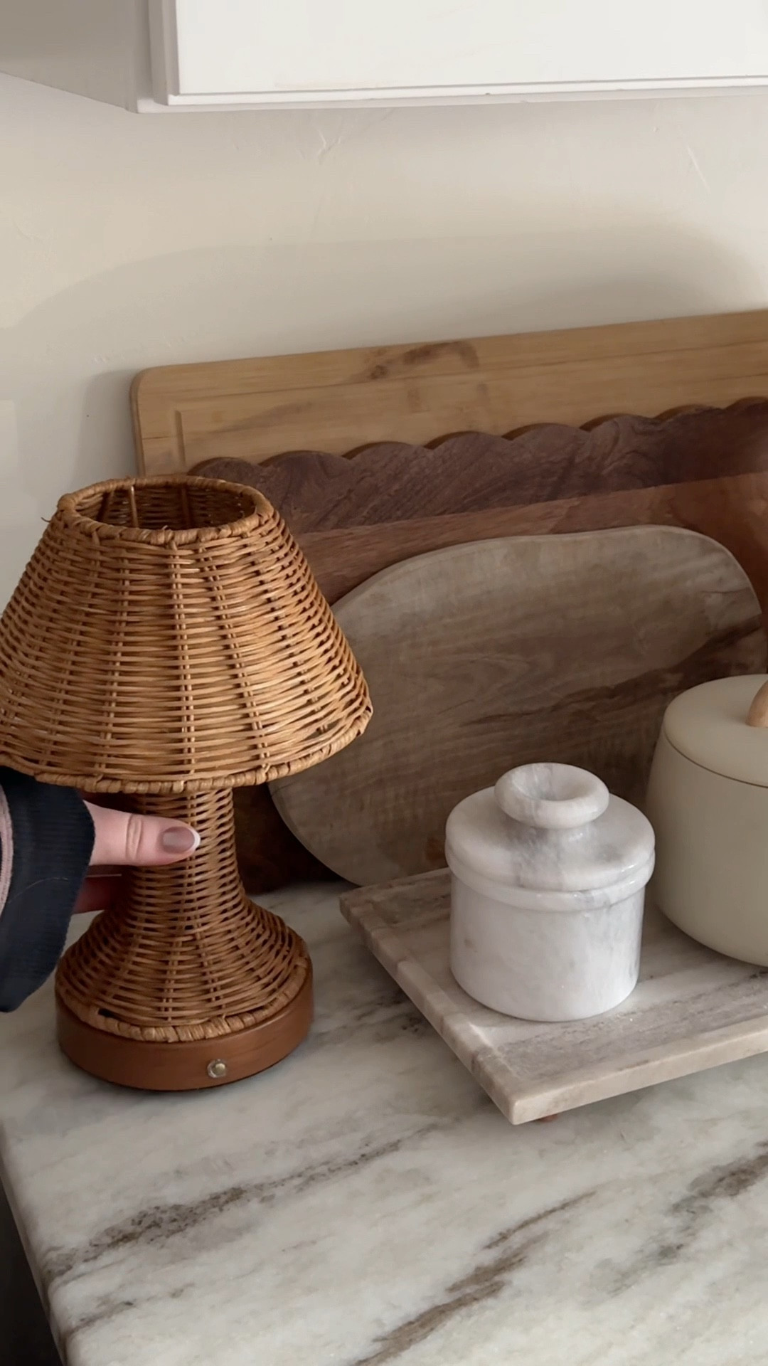 woven rattan rechargable lamp! 💡

Portable lamp, rechargable lamp, target finds, home finds, lighting, cozy home finds, lamp 