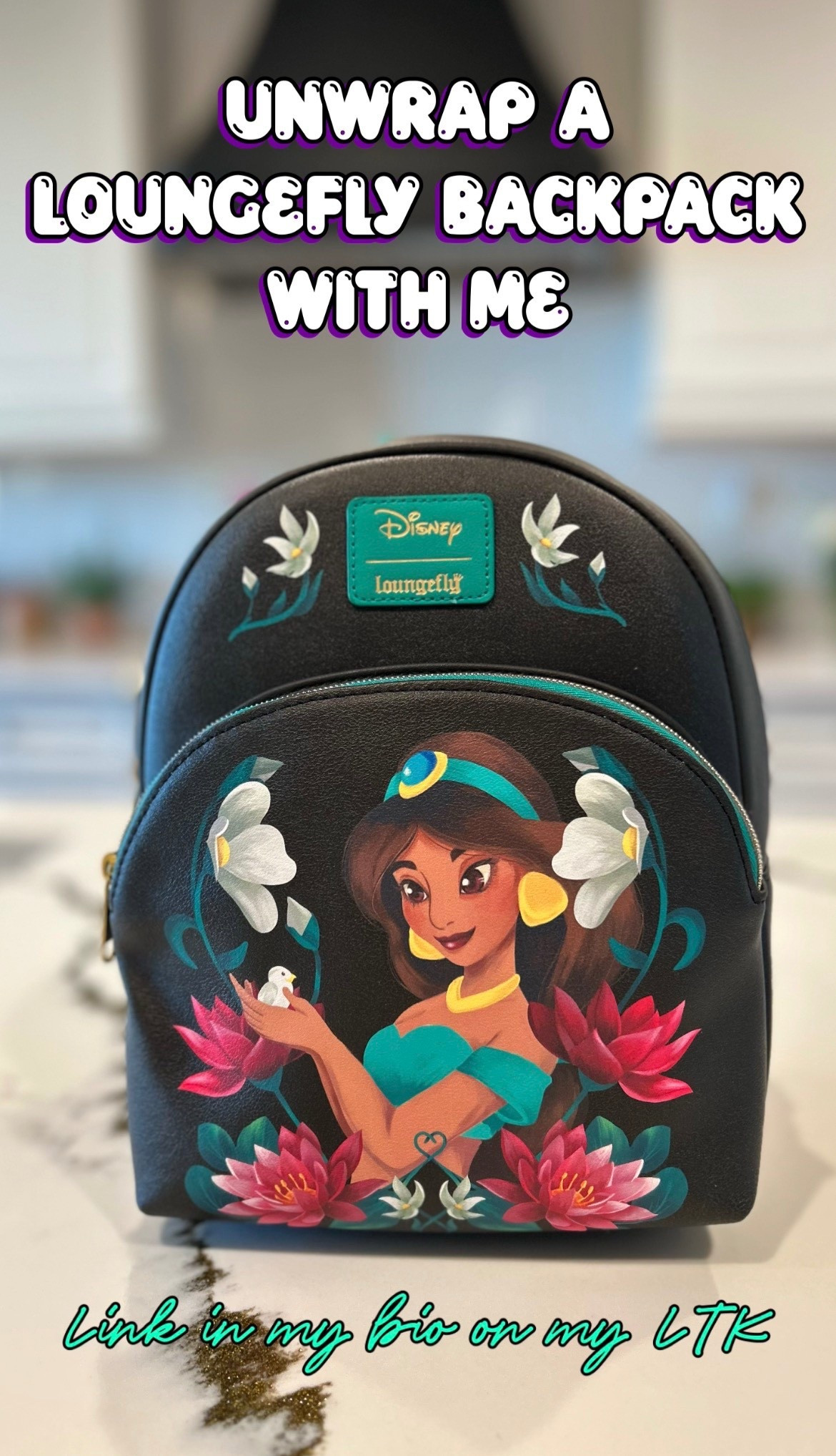 I’ve never owned anything Princess Jasmine before… so obviously my first had to be a Loungefly 💚✨

The flowers.
The colors.
The little details.

Yeah… I’m officially obsessed. 🌸

#loungefly #princessjasmine #disneycollector #loungeflyaddict #disneybag #disneyaesthetic