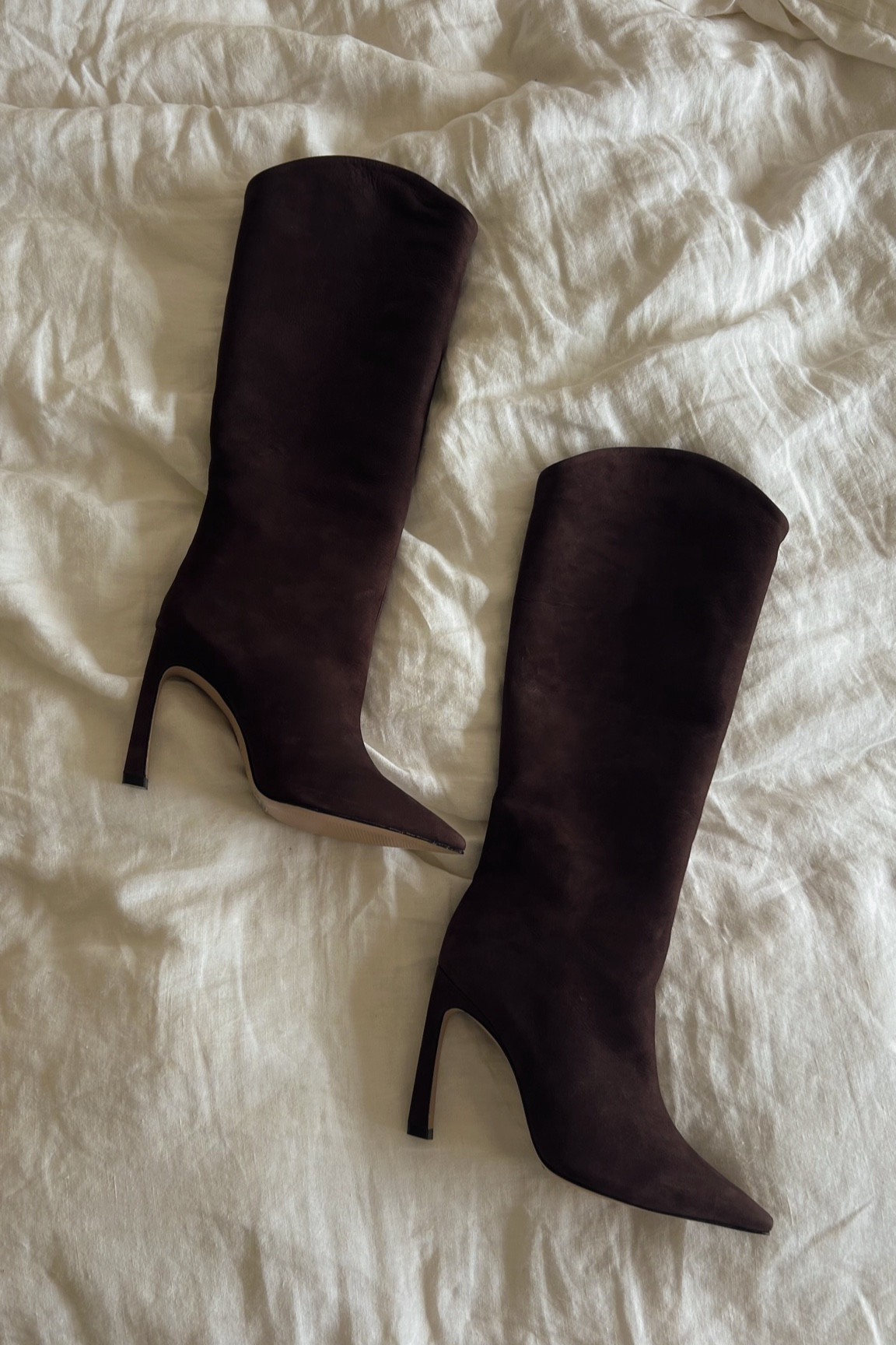 Perfect suede brown boots for fall & winter

Suede boots, tall boots, tall suede boots, brown boots, chocolate boots, tall boots, fall boots, fall trends, fall fashion, fall style, fall shoes, fall 2024, fall shoes 2024, fall fashion 2024, fall trends 2024, Amazon fashion, Amazon boots, Amazon style, Amazon finds, fall fashion 2024

#LTKStyleTip #LTKShoeCrush #LTKSeasonal
