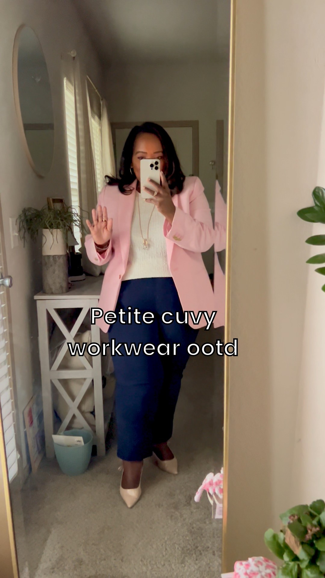 Here’s what I’m wearing to the office today! If you haven’t checked out these ankle pants from 89th and Madison you’re missing out!! Use code: NICOLE20 to save 20% off your purchase at Electric ⚡️ Picks!! 

#LTKPlusSize #LTKWorkwear #LTKMidsize