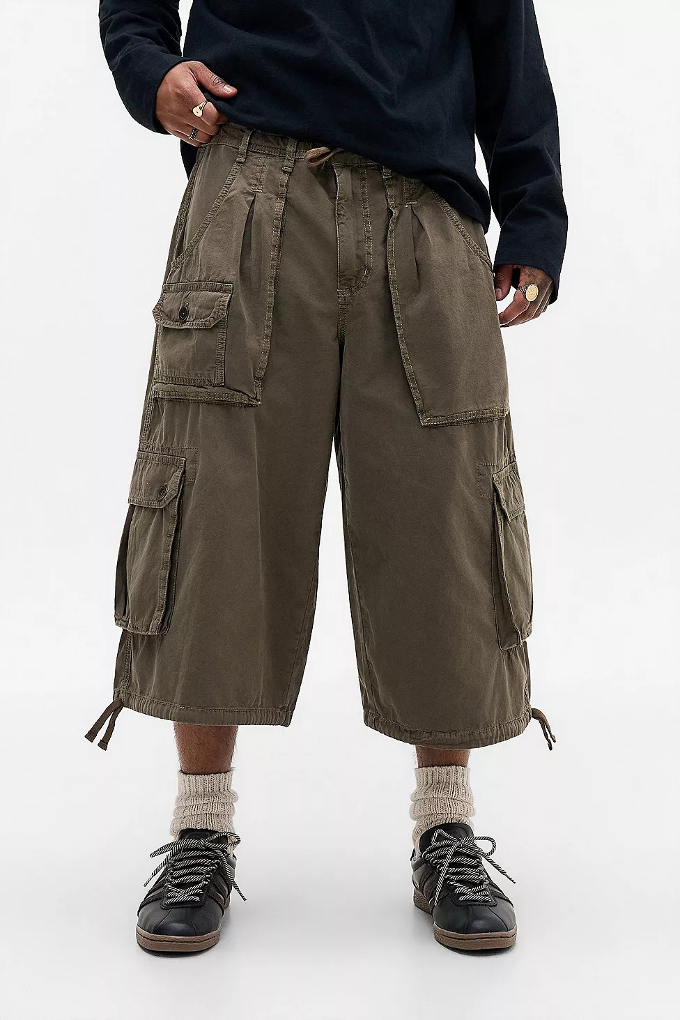 BDG Diego Crop Cargo Trousers | Urban Outfitters UK