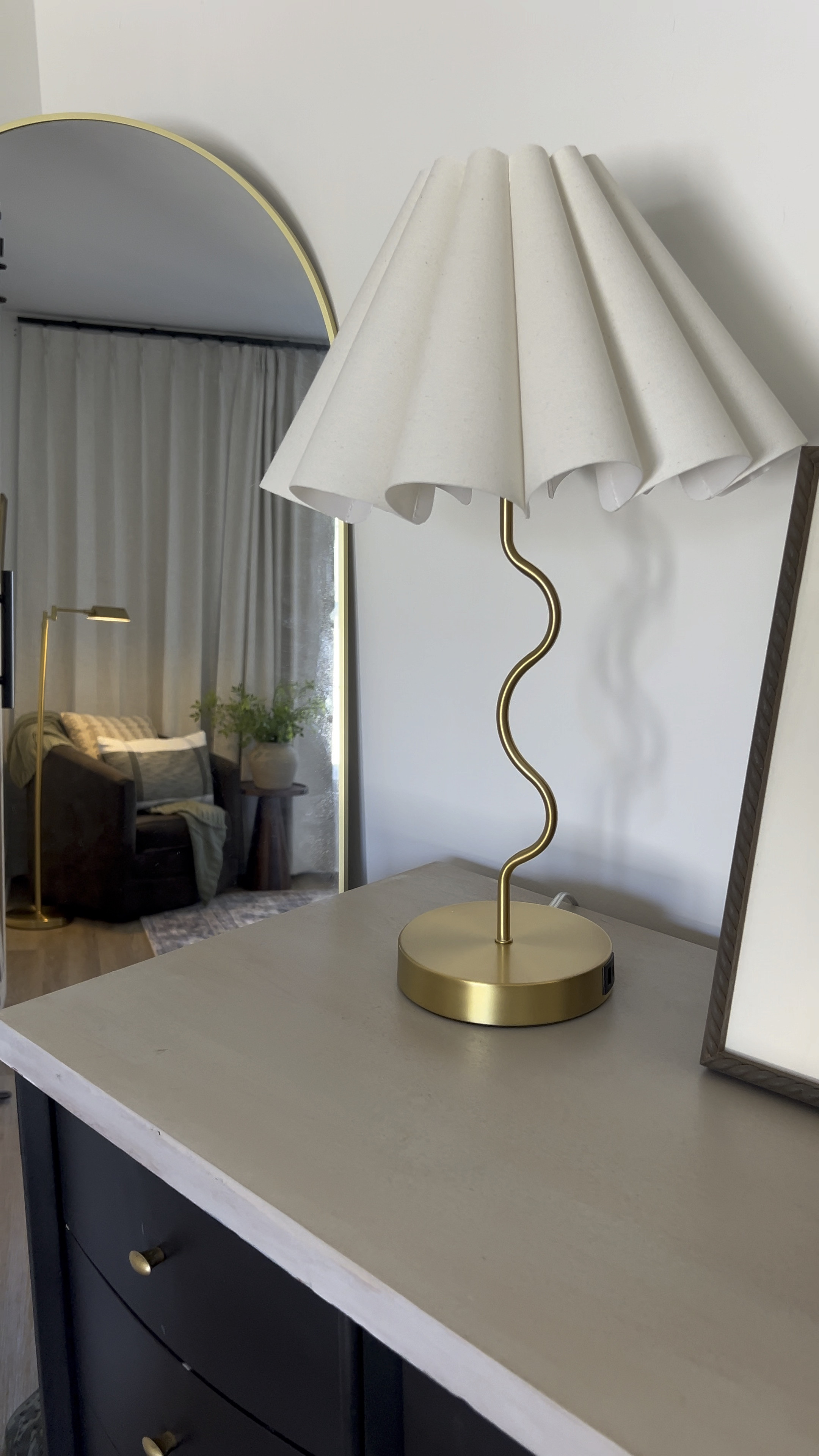 Obsessed with this new squiggle lamp! Adds so much dimension and character! Plus it’s under $50! 

Squiggle lamp wavy lamp table lamp 

#LTKHome #LTKFindsUnder50 #LTKStyleTip
