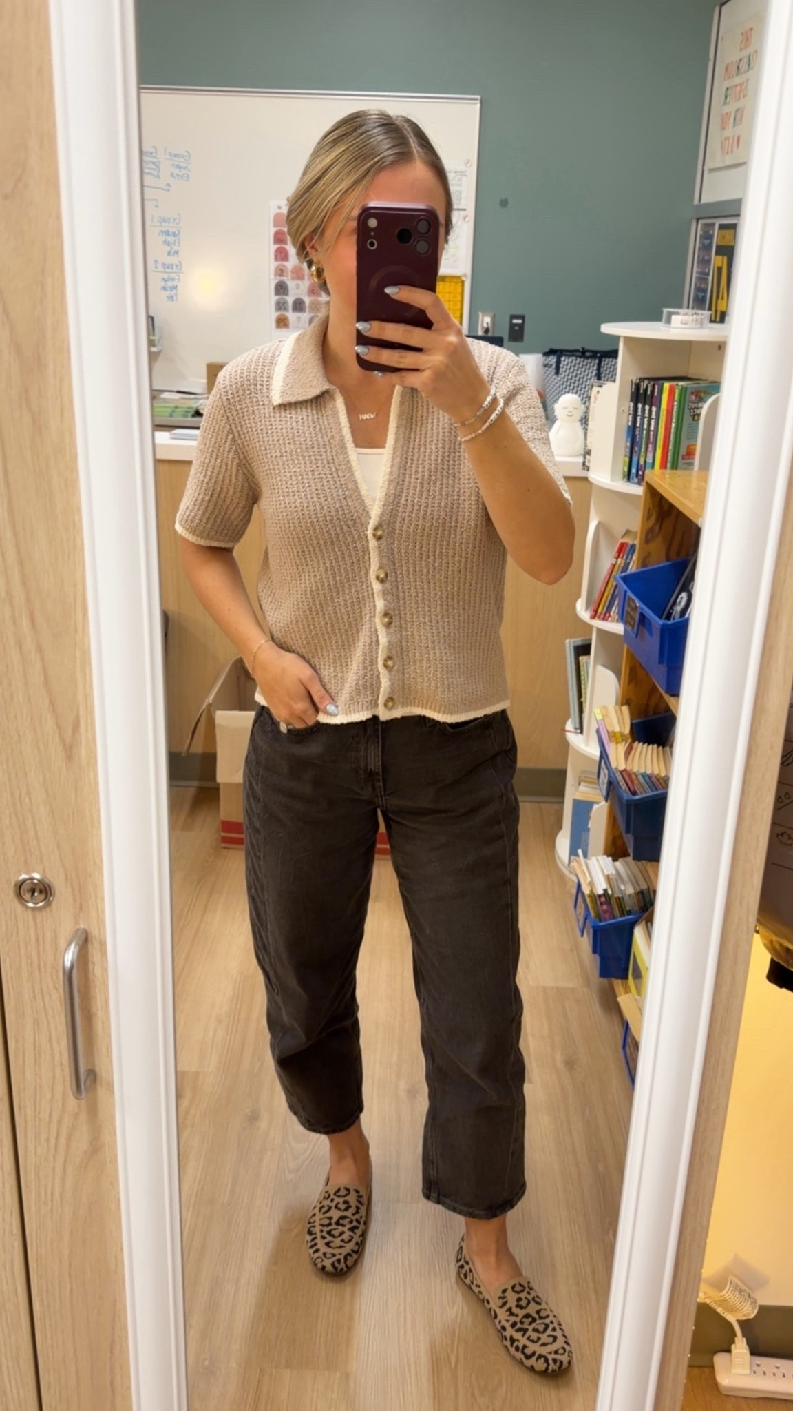 What I wore in the classroom // shop this look below ✨

Teacher OOTD, style icon, fall outfits, teacher style, outfit of the day, classroom style, fall style, shop with me

#LTKPetite #LTKWorkwear #LTKootd