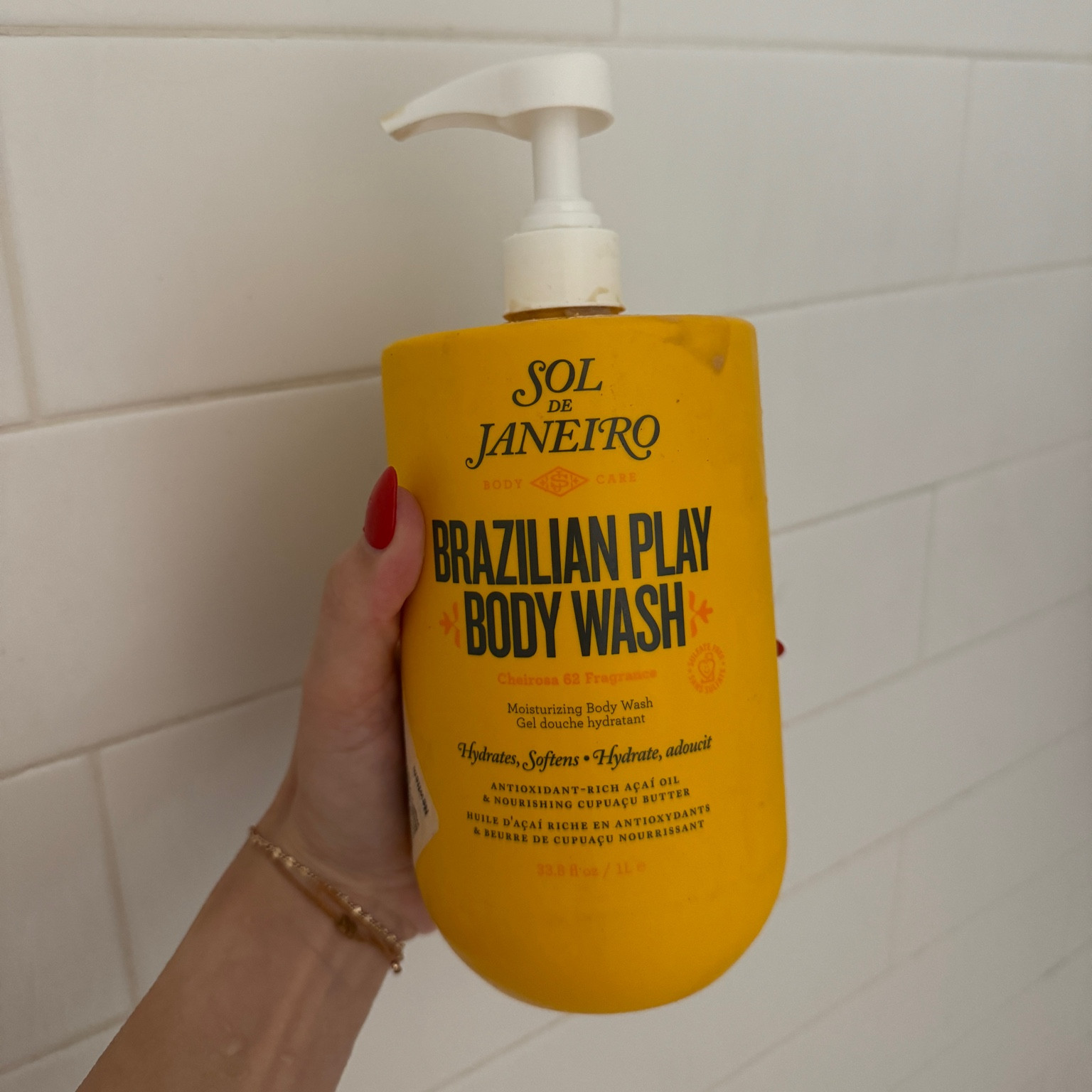 My favorite body wash at the moment. The perfect vanilla scent. Smells so good!! 

#LTKFindsUnder50 #LTKStyleTip #LTKBeauty