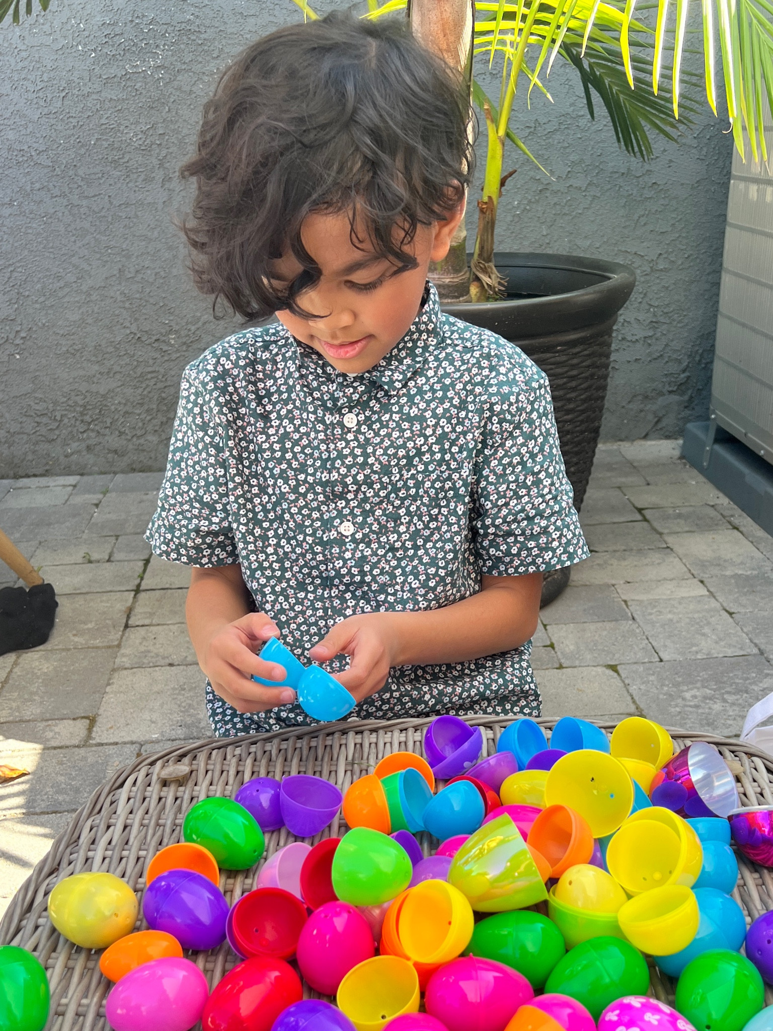 Easter Festivities call for Florals 🌺
Had him and his little sisters matching for the holiday! 


#springoutfit #boysbuttonup 

#LTKkids #LTKfamily