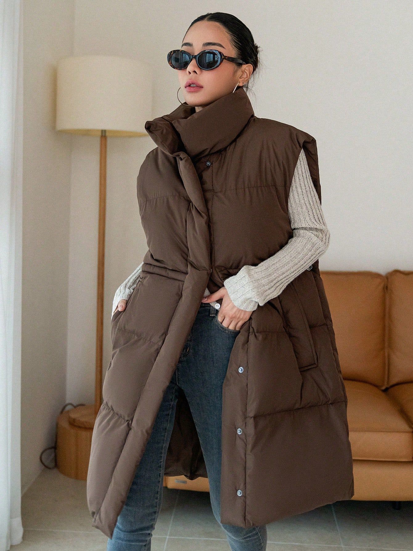 DAZY Kpop Slant Pockets Sleeveless Snap Button Front Puffer Vest Thick Pockets Coat | SHEIN