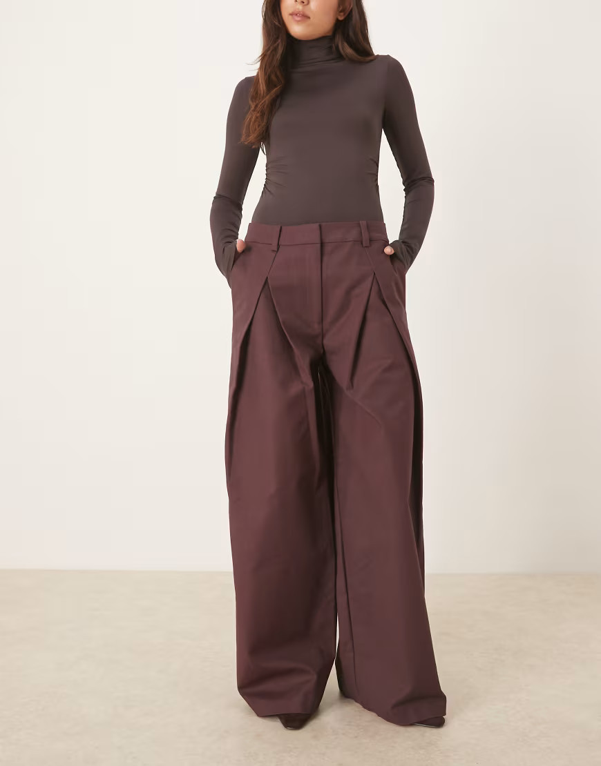 ASOS DESIGN tailored low rise deep pleat trousers in fudge-Purple | ASOS (Global)