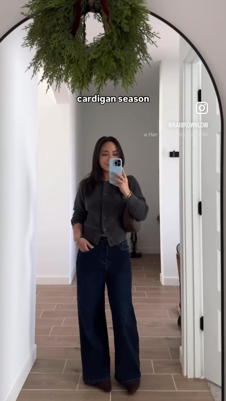 Cardis are both from Target, wearing size XS. Both pants are from last year but will link a similar pair.



#LTKStyleTip #LTKFindsUnder50