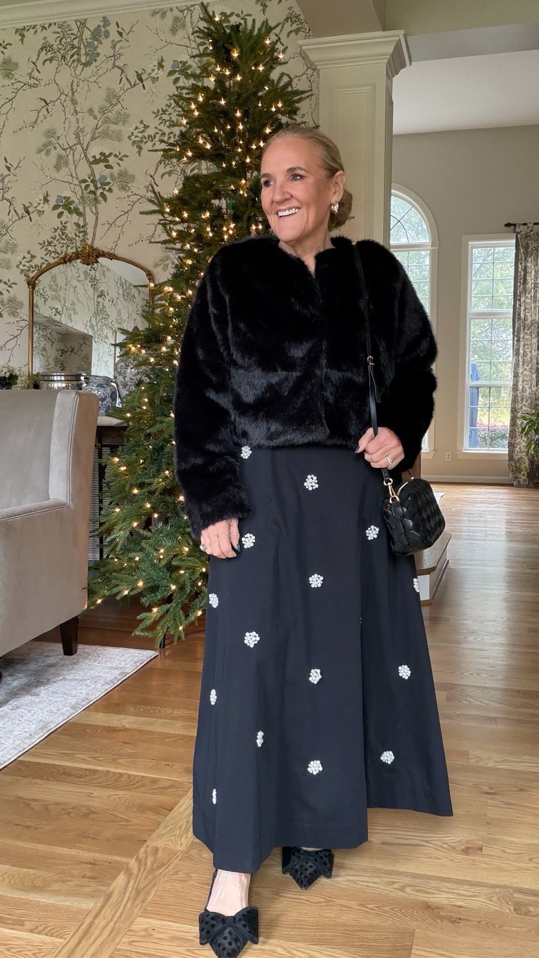 Beautiful dresses for holiday, wedding guest dresses, even mother of the bride mother of the groom dresses. And, they are under $100! True size I’m wearing a medium and all.

Faux fur size medium petite 

#LTKOver40 #LTKWedding #LTKFindsUnder100