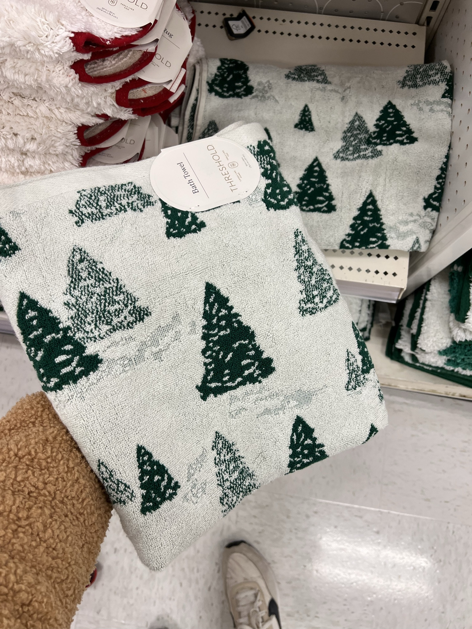 Target Christmas tree towels! Looks like pottery barn 

#LTKGiftGuide #LTKFindsUnder50 #LTKHoliday