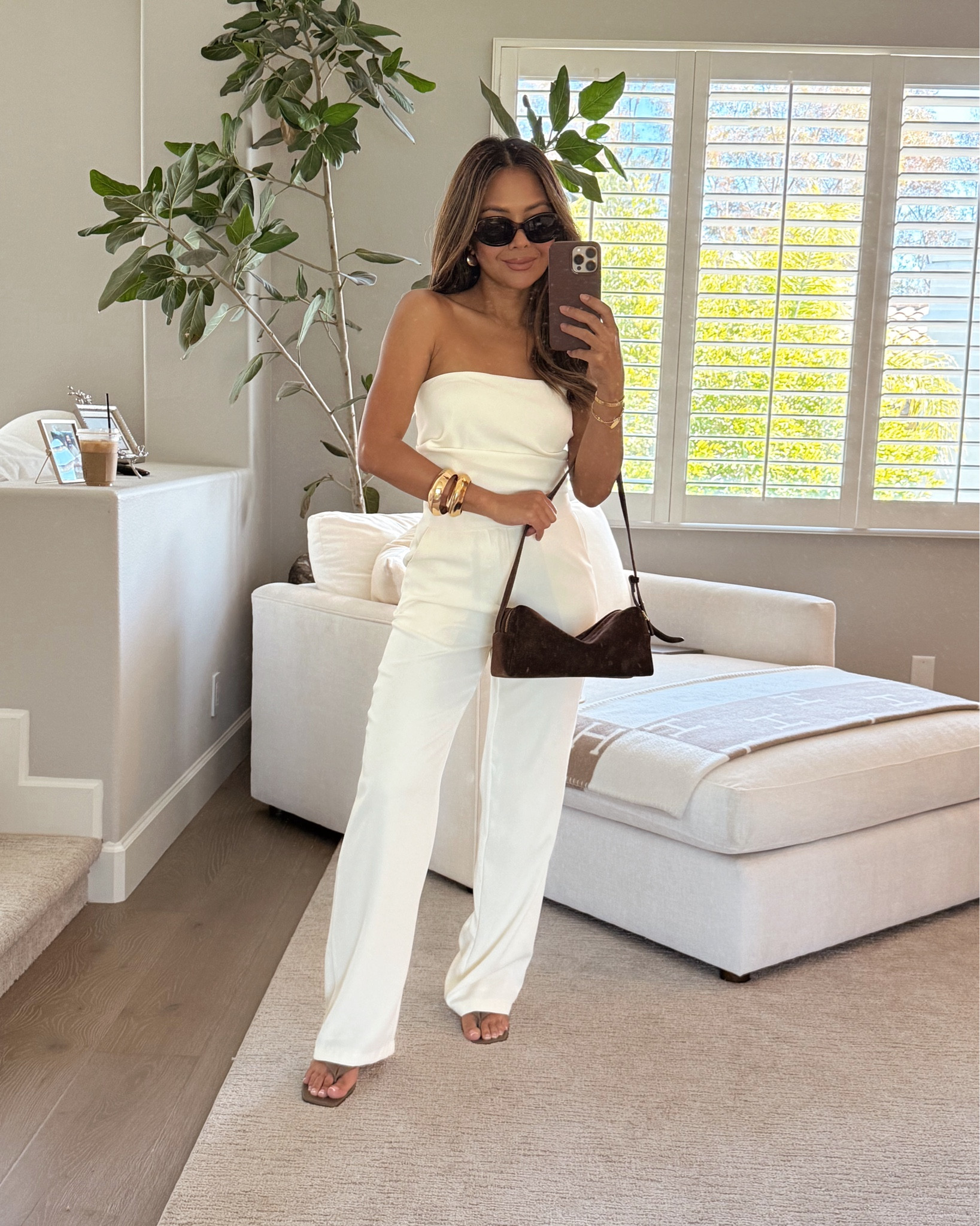 Australian brand outfits.
White set - XS
Yellow set - Kookai
White Dress - size 4
Sheer top + Jeans - Bayse
Brown top - Witchery (sold out)
