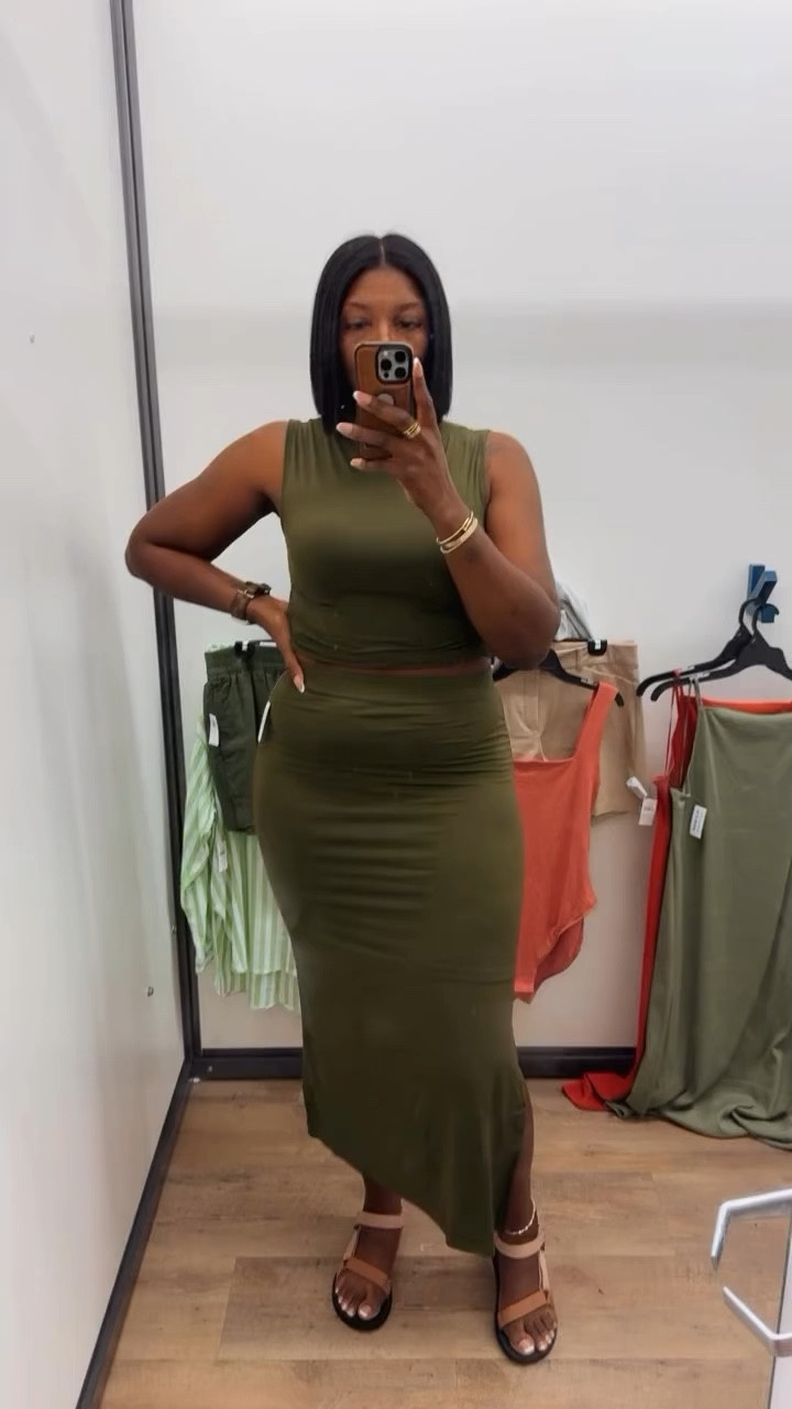 Still at @oldnavy spending money y’all! Next stop, the shape wear department because this fupa won’t let me be great…😩😤

#LTKfindsunder50 #LTKVideo #LTKstyletip