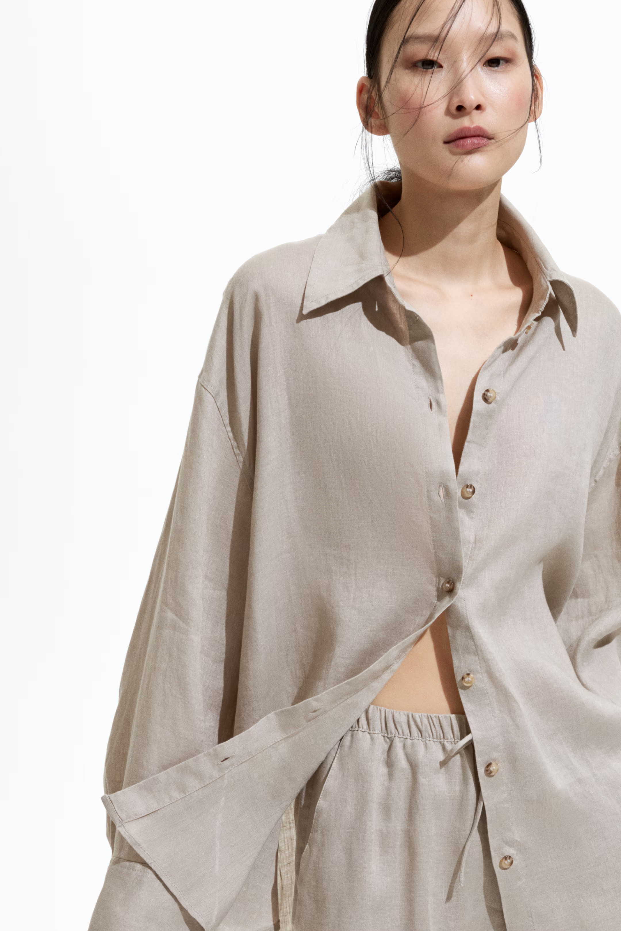 Linen Bermuda shorts | H&M (UK, MY, IN, SG, PH, TW, HK)