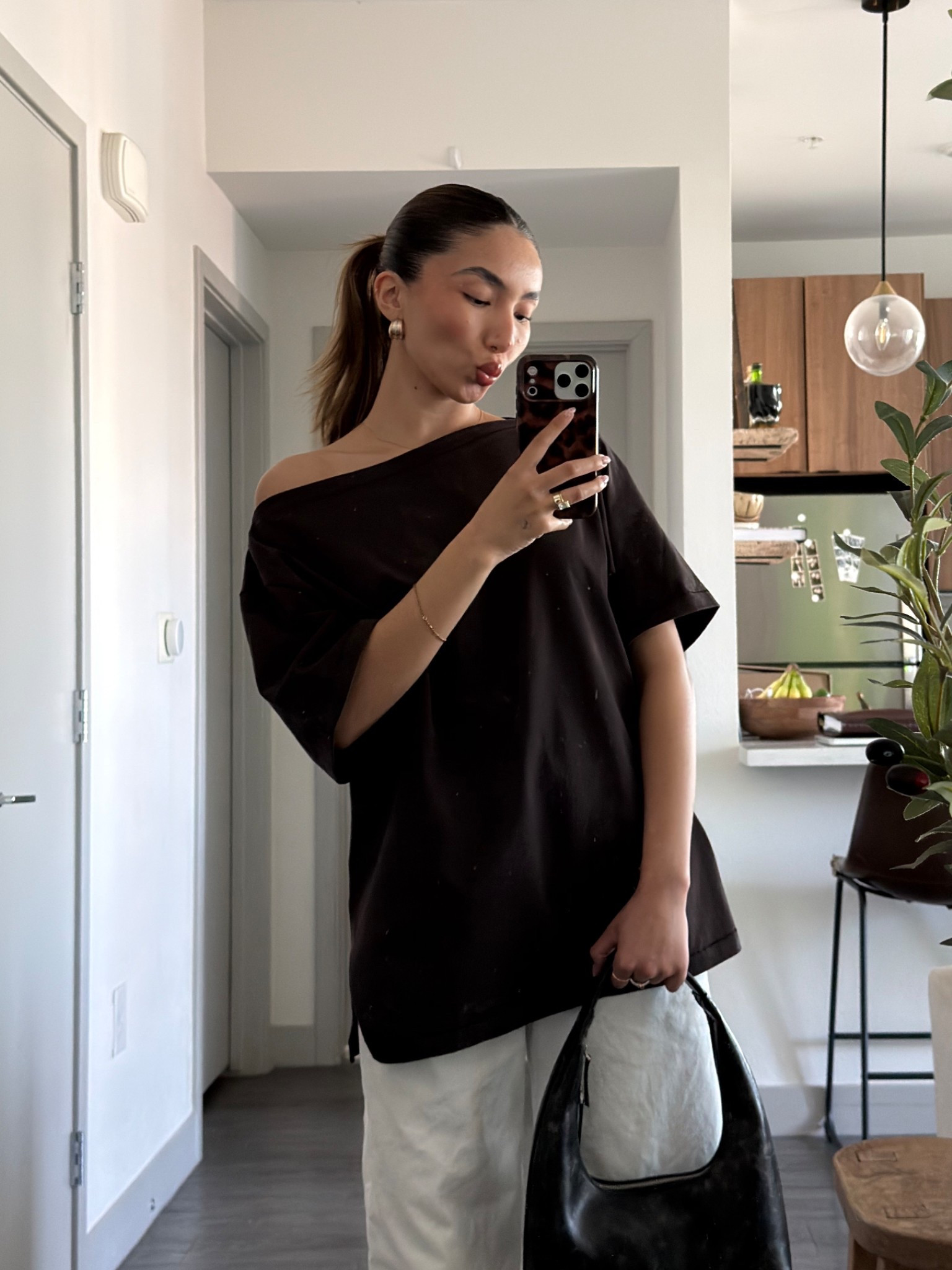 the chicest asymmetric top

#LTKootd #LTKgrwm #LTKWorkwear