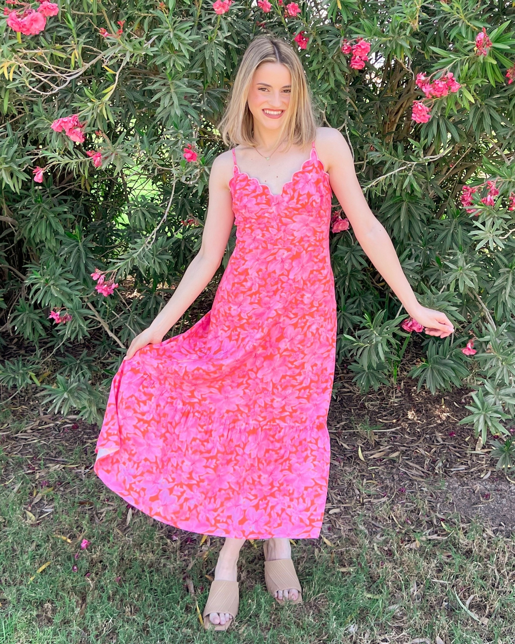 spring outfit 🩷
dress: size small (use code “gamez15”)
mules: size 6.5

#LTKSeasonal #LTKootd #LTKTravel