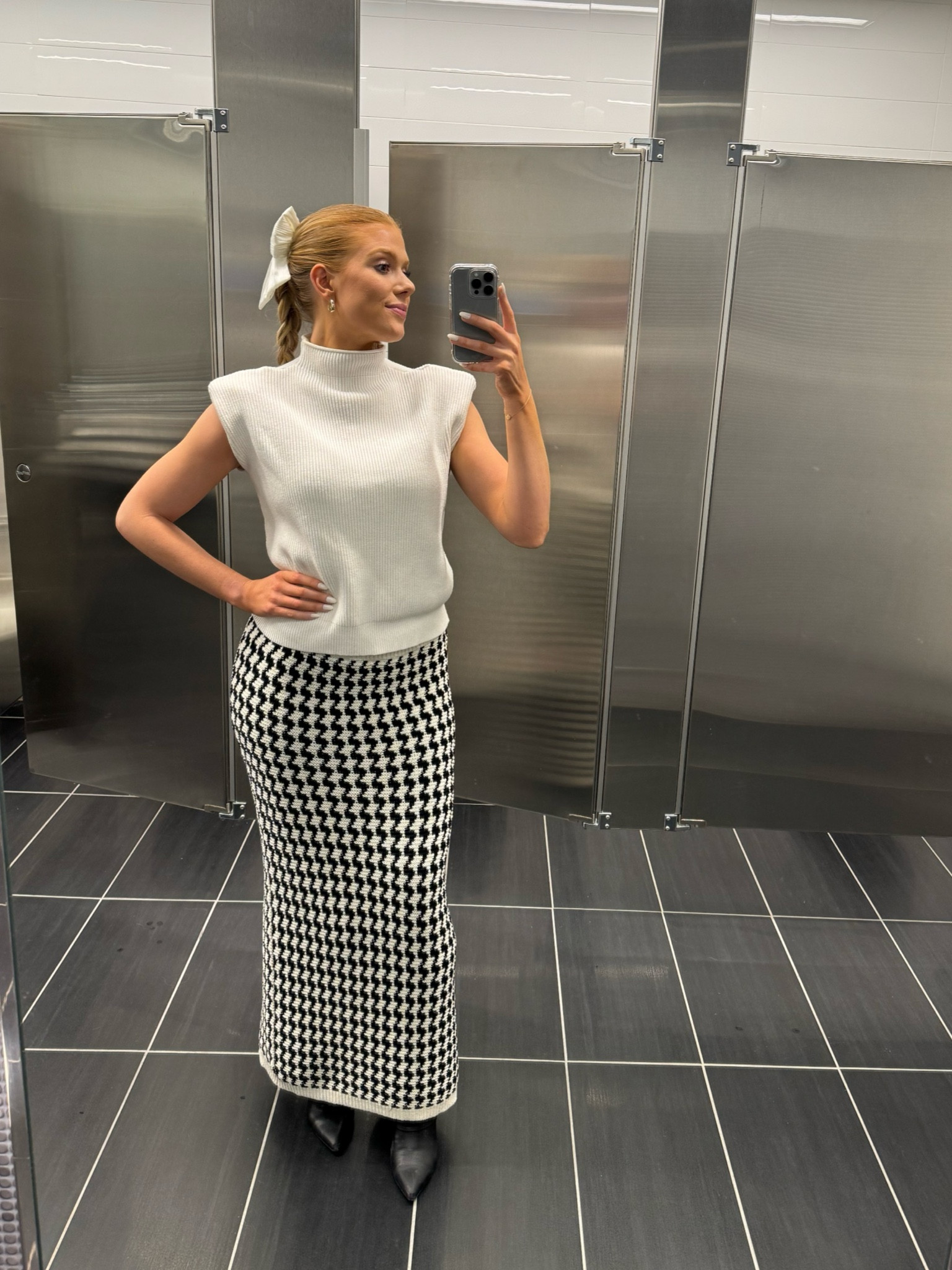 This was the coziest outfit for a rainy day in NYC! I have been loving houndstooth, print skirts!

#LTKstyletip #LTKSeasonal #LTKworkwear