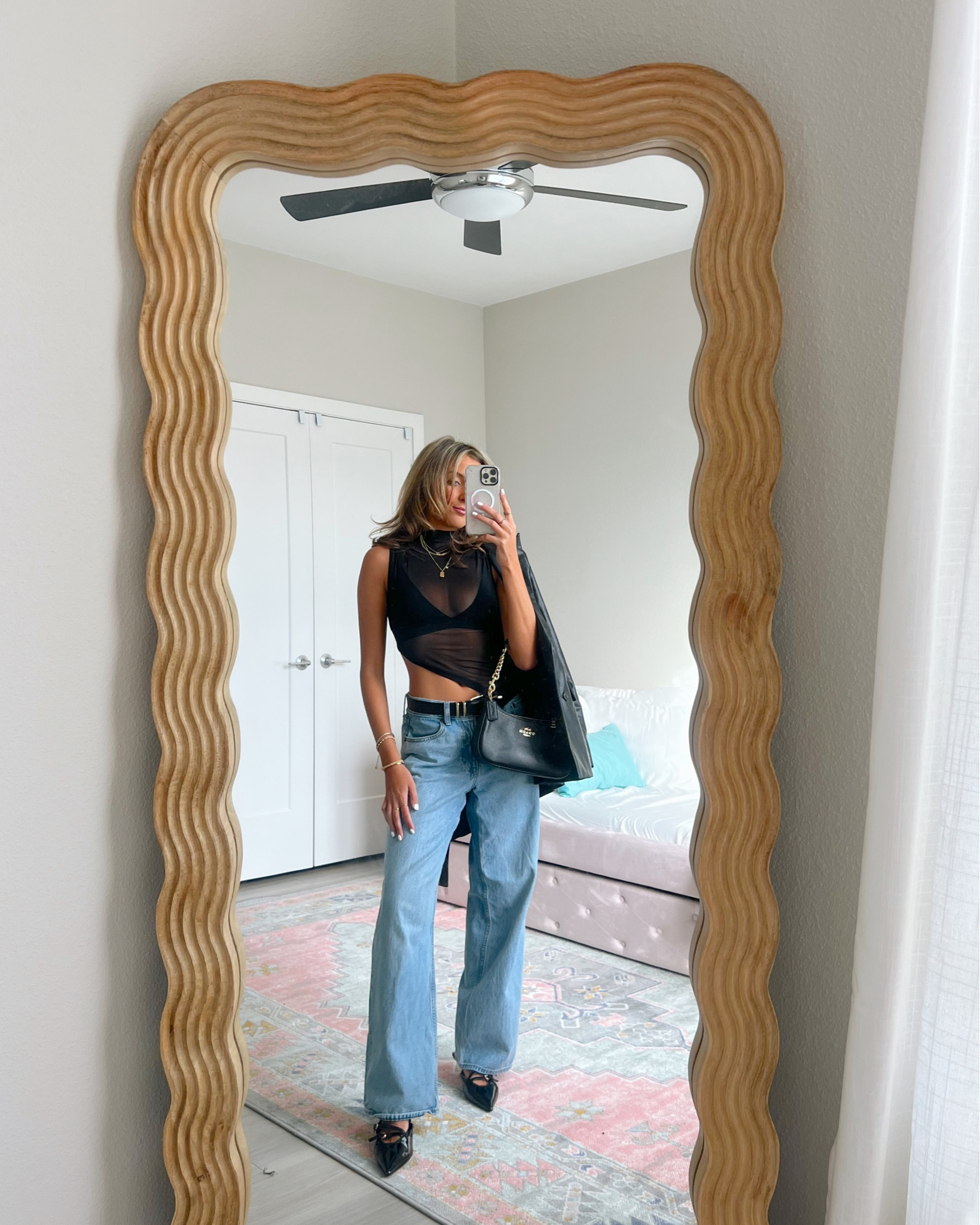 winter going out outfit / winter date night outfit 💗 the perfect top (under $20) + low rise jeans for dinner and drinks 