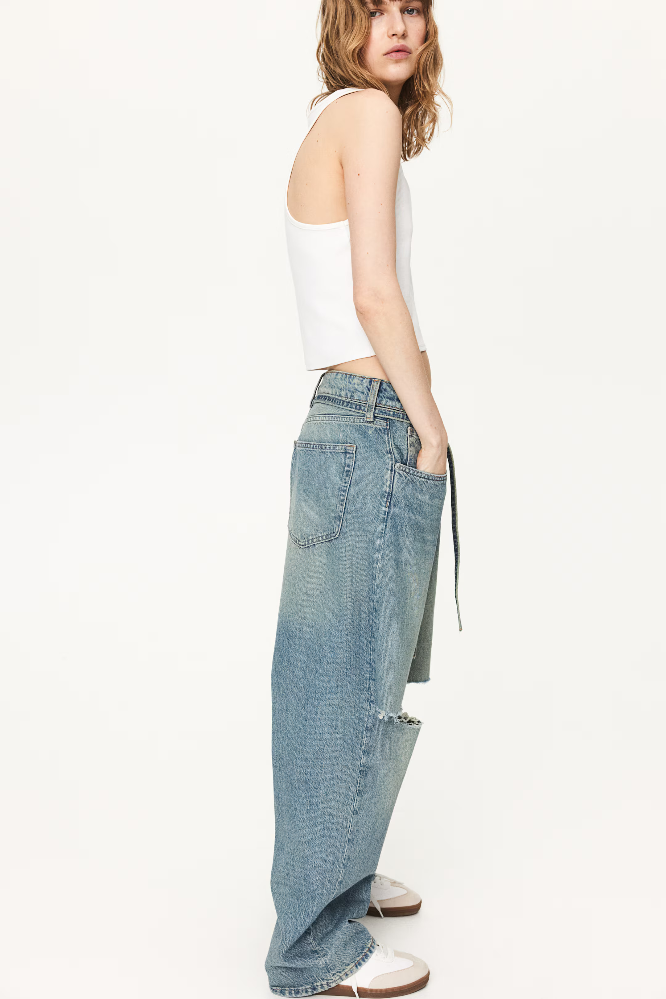 Super Baggy Low Jeans - Low waist - Extra-long legs - Light denim blue - Ladies | H&M US | H&M (US + CA)