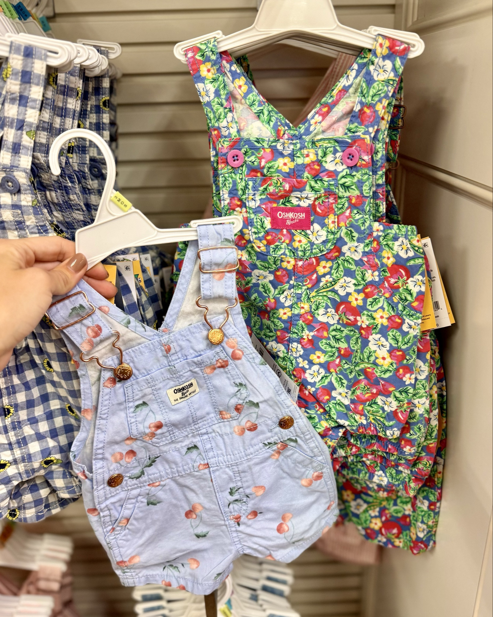 Absolutely unwell at how adorable these new OshKosh B’Gosh overalls in both toddler, little girl and baby girl sizes SO cute for the Spring and Summer 😍🌸
-

#girlfashion #girlstyle #springclothing #kidsfashion #kidstyle #girlmom #toddlergirlfashion #toddlergirlstyle #babyfashion #babygirl