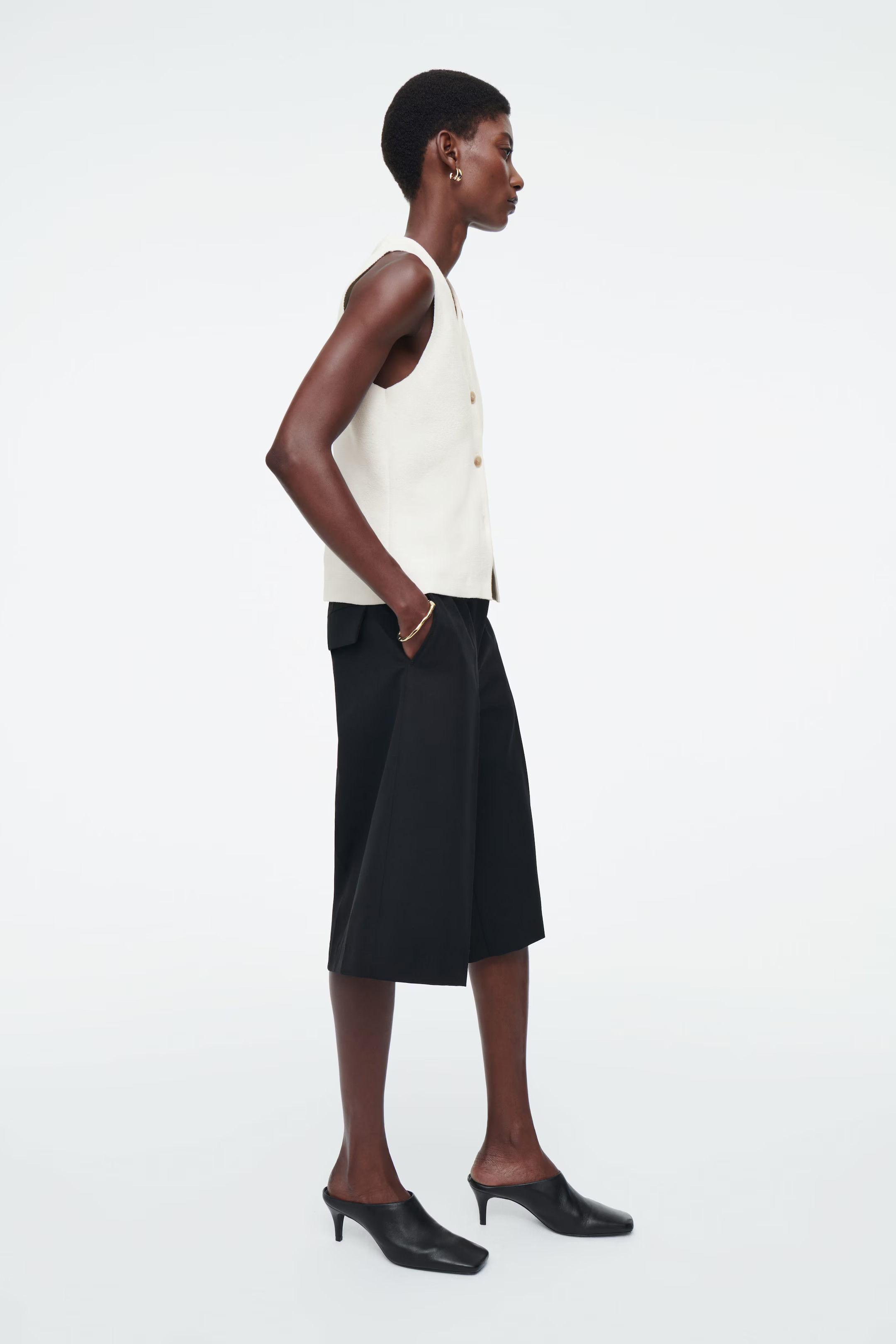 KNITTED WAISTCOAT - IVORY | COS (EU)