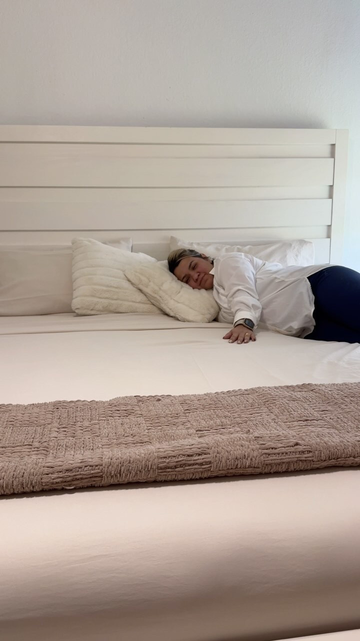 Dormir rico empieza con una buena elección de sábanas…
Con este set de @gokotta.us esta garantizado un descanso ✨disponible en @amazonhome 
Este es  color beige que combina con TODO.
Guárdalo para tu próximo upgrade y encuentra el link en mi bio 🫶

#cama #ropadecama #roominspo #bedroom #bedroominspo #bedrooms #bedroomdecor #bedroomstyling #amazon #amazonfinds

#LTKOver40 #LTKSeasonal #LTKHome