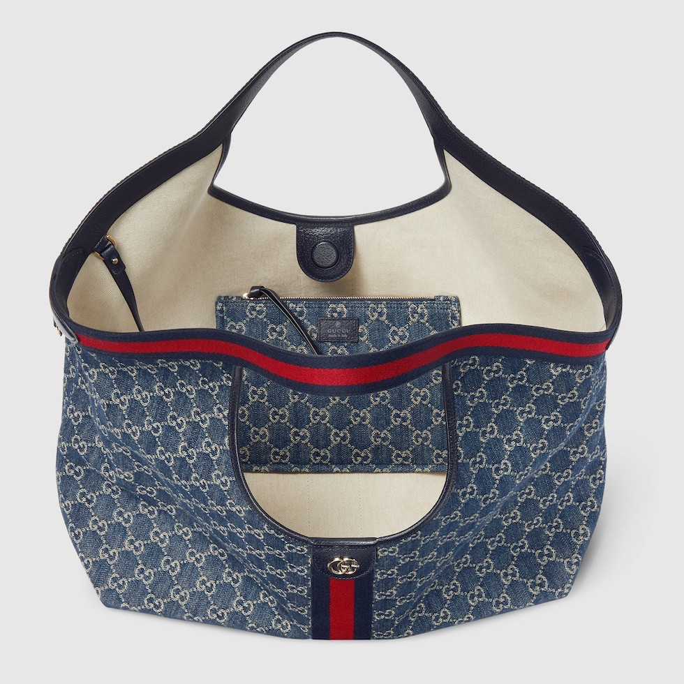 Love this oversized Gucci tote bag 

#LTKStyleTip #LTKItBag