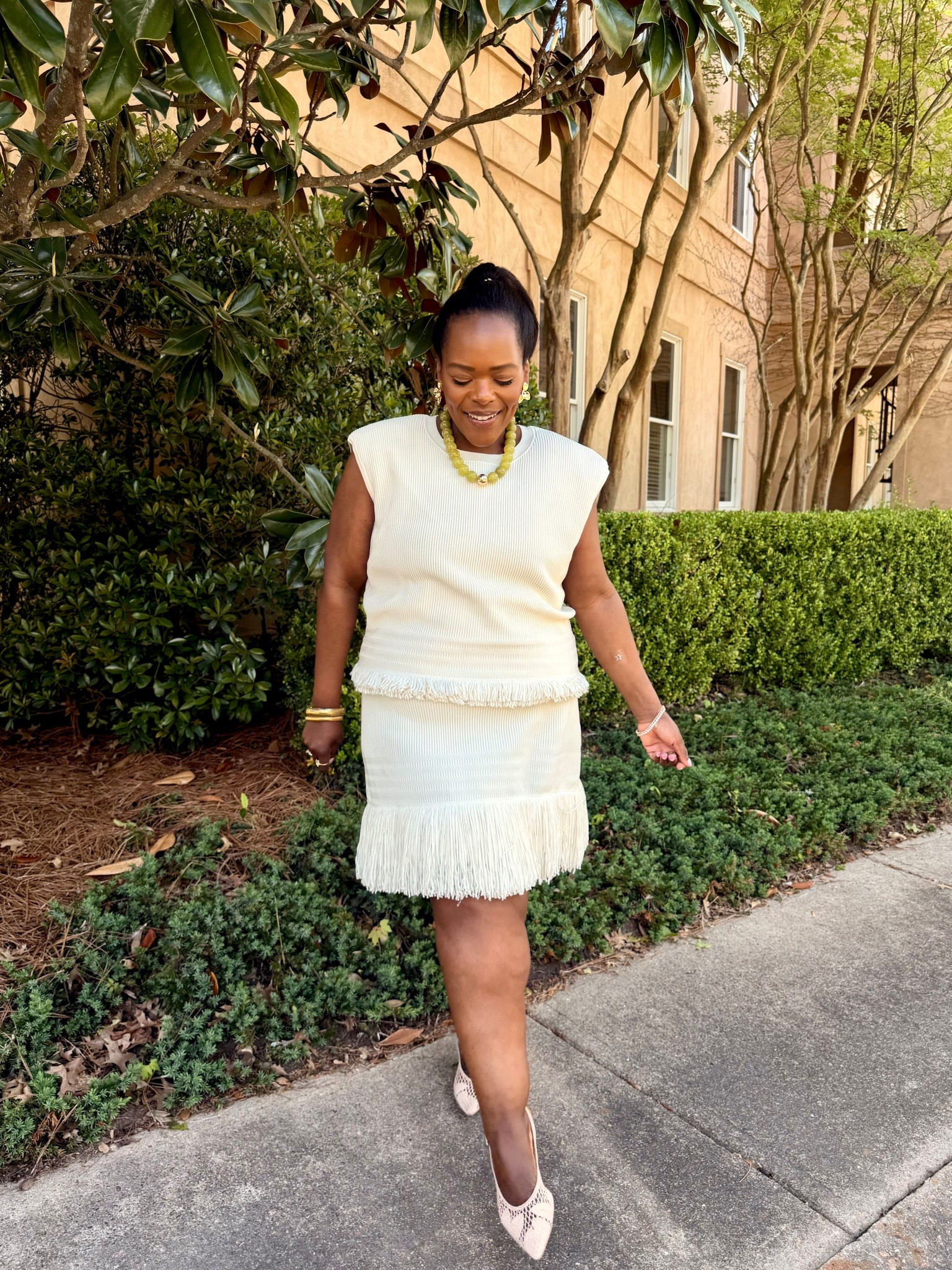 My #workwear #ootd is an old set from Express but sharing a few pieces that have that fringe detail for you to checkout and shop! 💛

My shoes are available and are from @Target 🤌🏽

#LTKWorkwear #LTKootd #LTKgrwm