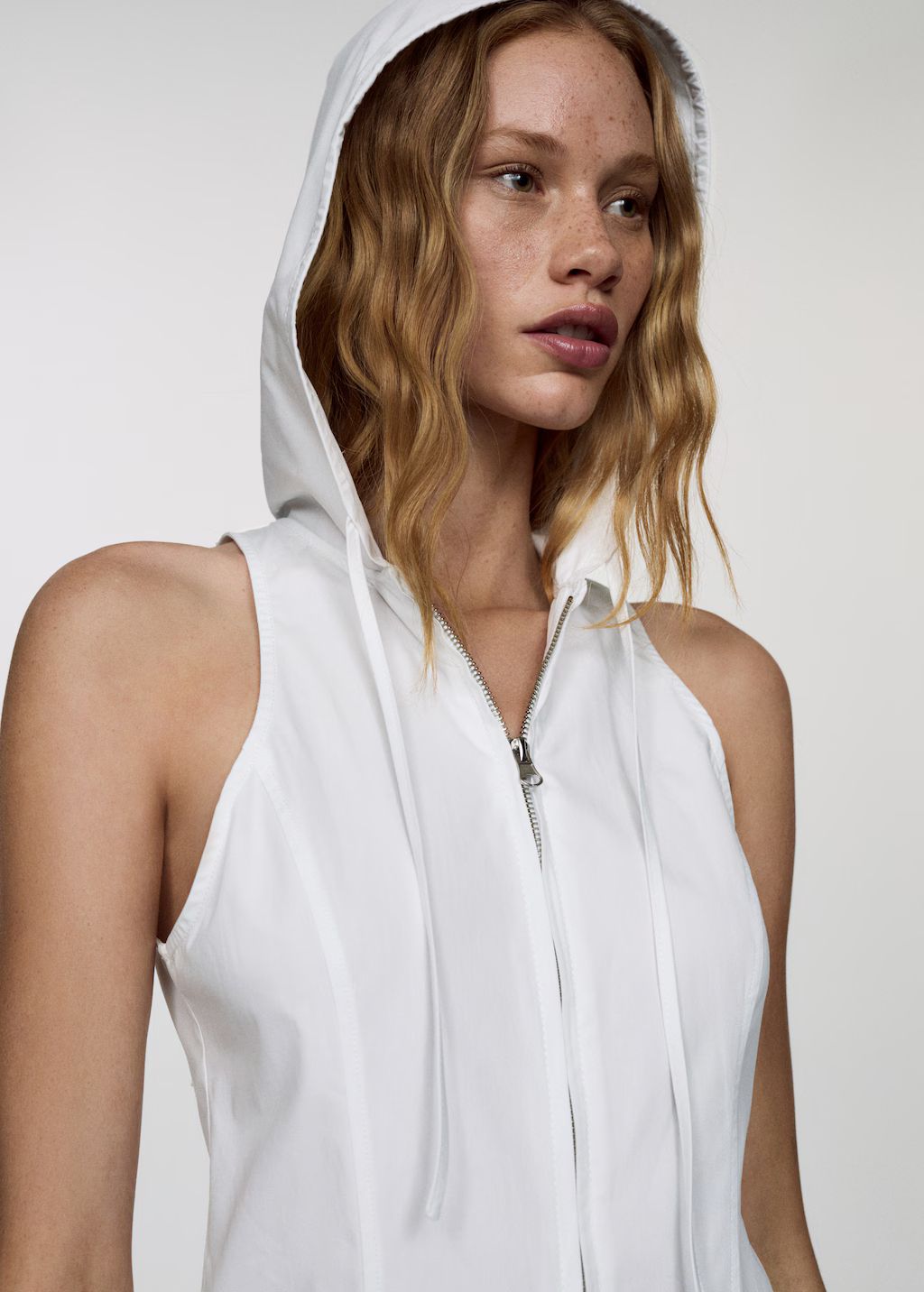 Hooded dress with zipper - Woman | MANGO USA | MANGO (US)