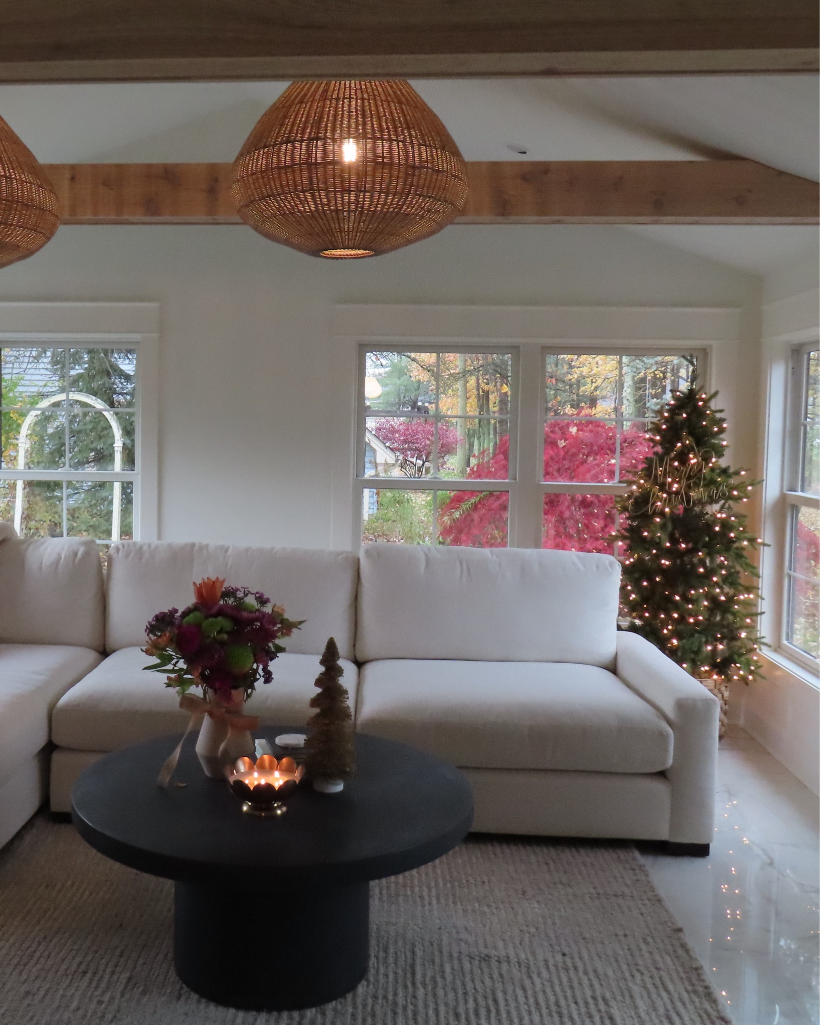 It’s timeeeee🌲✨

#LTKHoliday #LTKHome #LTKSeasonal