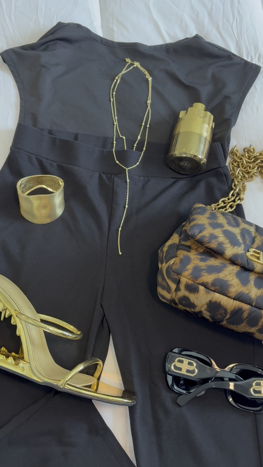 Ootd - Day Outfit


ootd, trending fashion, y2k fashion, capri leggings, heels outfit, gold jewelry, amazon fashion, found it on amazon, fashion nova, all black outfit, balenciaga, statement jewelry, summer fashion, spring fashion, jc styled you, adore jamilah,


#LTKItBag #LTKStyleTip #LTKShoeCrush