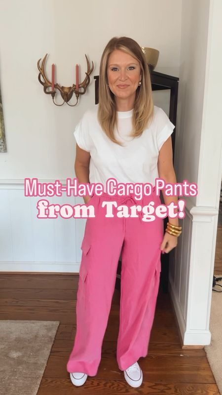 $35 wide leg cargo pants. Size M. 3 colors available. 


#LTKstyletip #LTKfindsunder50 #LTKSeasonal