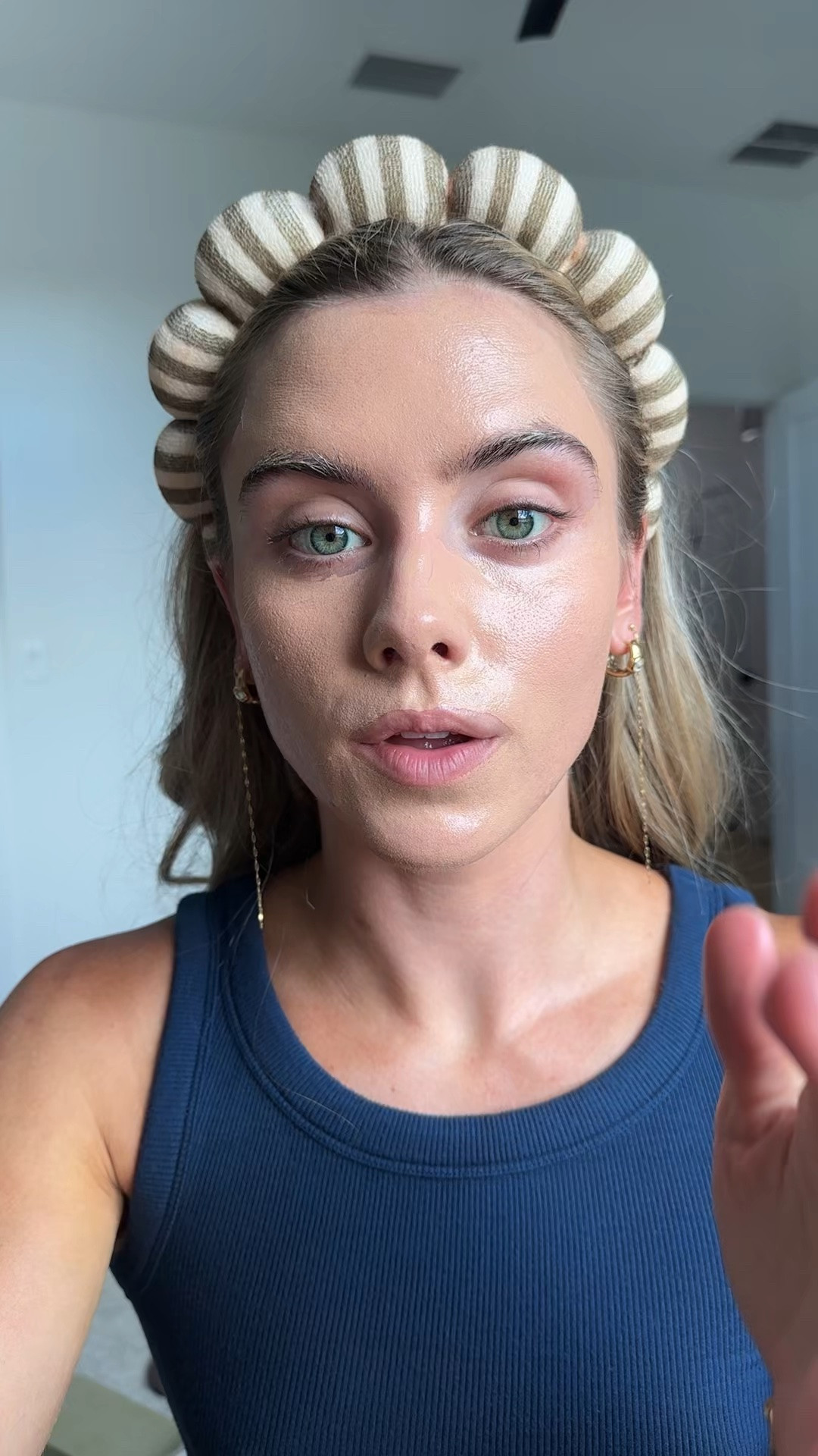 just here to preach once again that if your skin base or skin prep is good your makeup will guaranteed turn out good 👏 the easiest way to guarantee a good makeup day. Glassy skin is key! @lorealparisusa Collagen Moisture Bounce Serum paired with the Collagen Moisturizer gives immediate glass skin. Especially if your a dry skin girly like me or have dry skin from sun exposure these products will fix that. GLASS SKIN.

#LTKgrwm #LTKselfcare #LTKBeauty