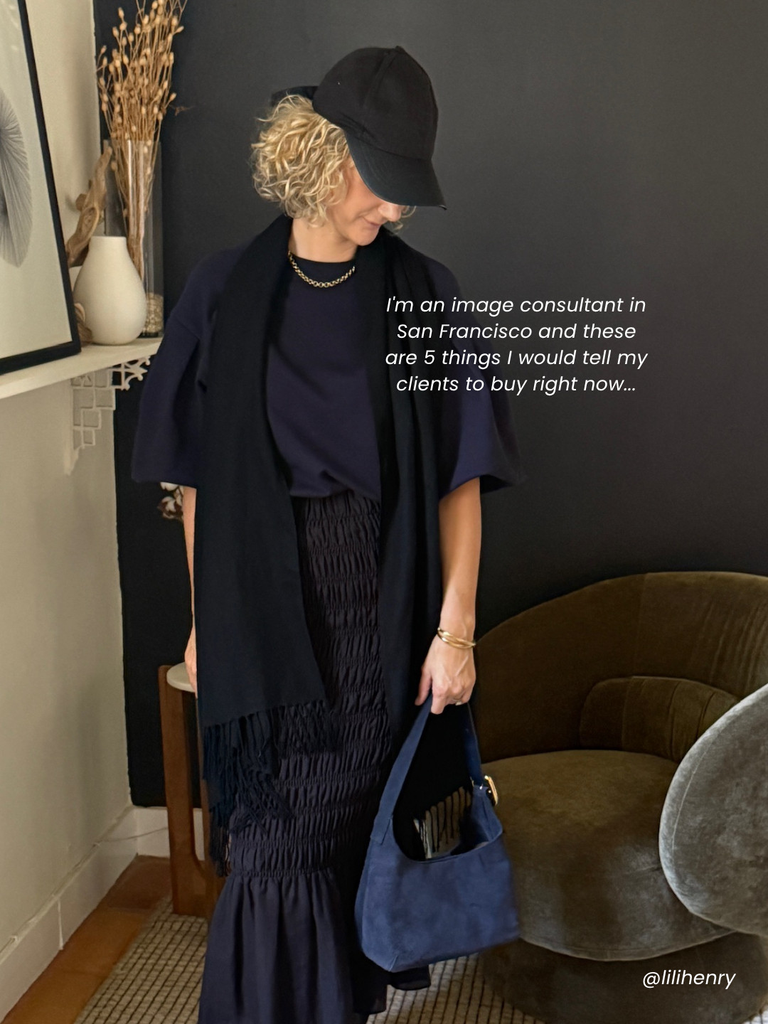 I'm an image consultant in San Francisco and these are 5 things I would tell my clients to buy right now...

01 // A Wrap Coat

02 // Textured Neutral Belt

03 // The @aritzia Agency Pant

04 // Cashmere Scarf

05 // Chunky Chain Necklace

Swipe to see my recommendations and shop them right here on my LTK.

Bises!

Lili  

 #LTKGiftGuide #LTKHoliday #LTKSeasonal