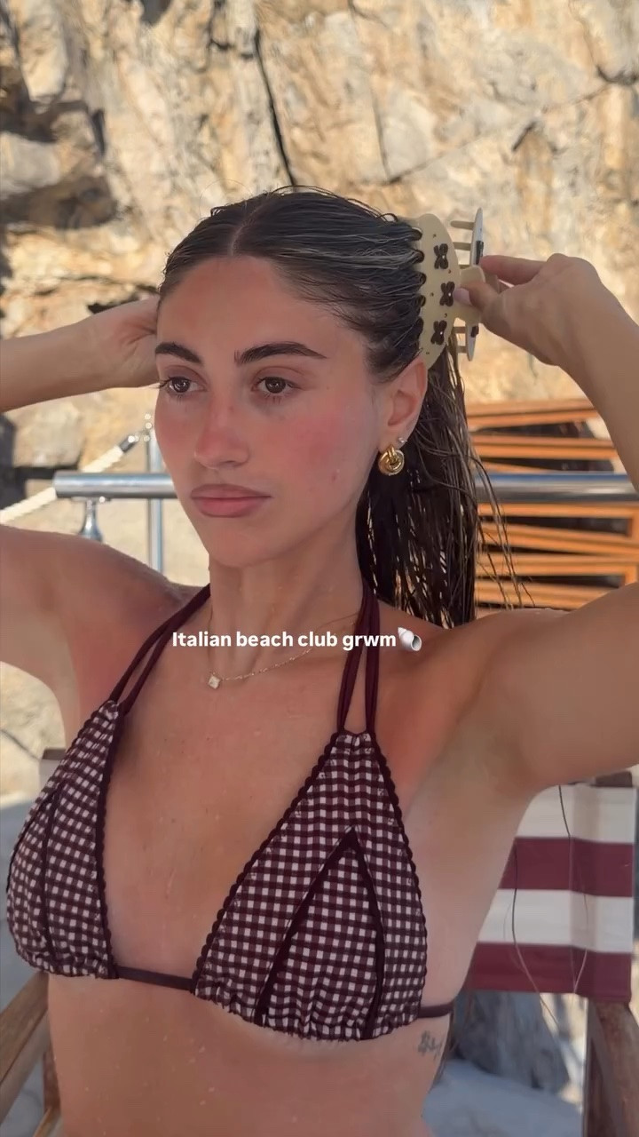 beach grwm in italy🐚🇮🇹🌺 we are having the time of our lives!!! 
-
@EADEM @rhode  #beachgrwm #grwm #beachclub #makeup #makeuptutorial

#LTKgrwm #LTKTravel #LTKBeauty