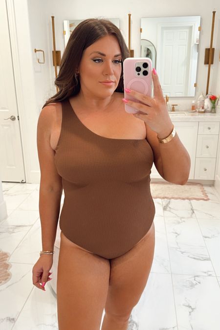 my curvy Desert Scrunch One Shoulder One Piece swimsuit! wearing size large, runs big! size down one size. has sewn in bra pads 

#LTKFindsUnder100 #LTKSwim #LTKMidsize